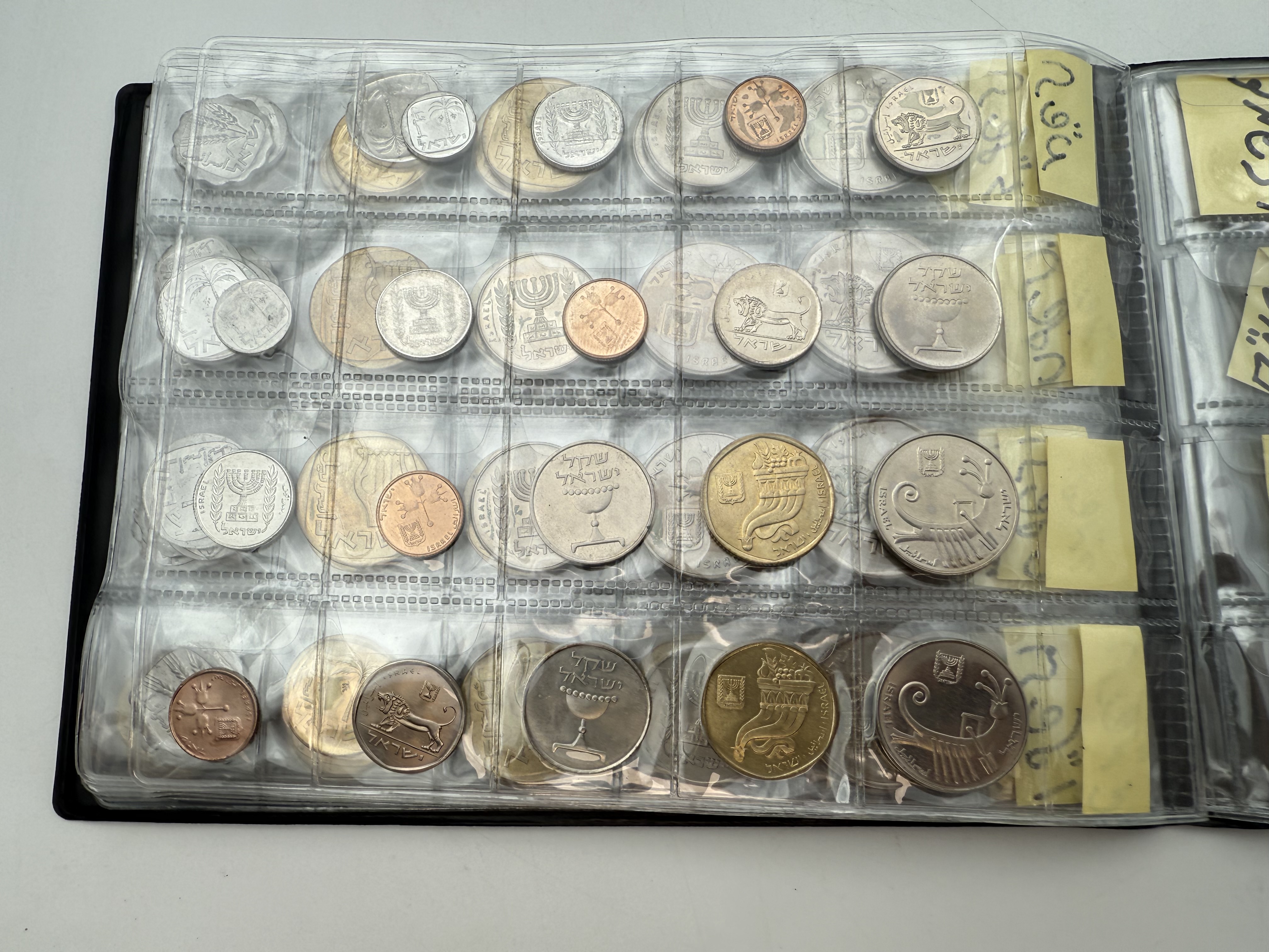 Israel - A collection of several hundred coins arranged in a special coin album, various conditions and years - 1 52