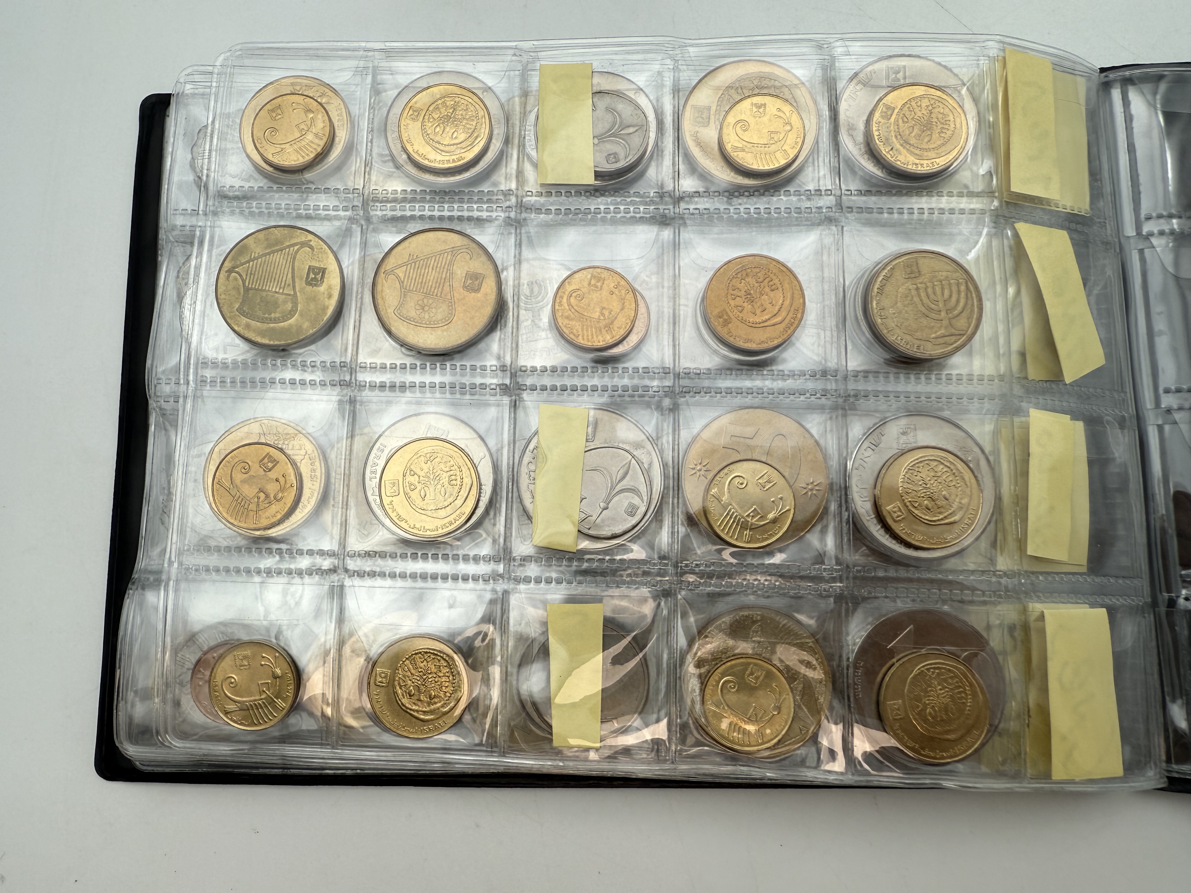 Israel - A collection of several hundred coins arranged in a special coin album, various conditions and years - 1 57