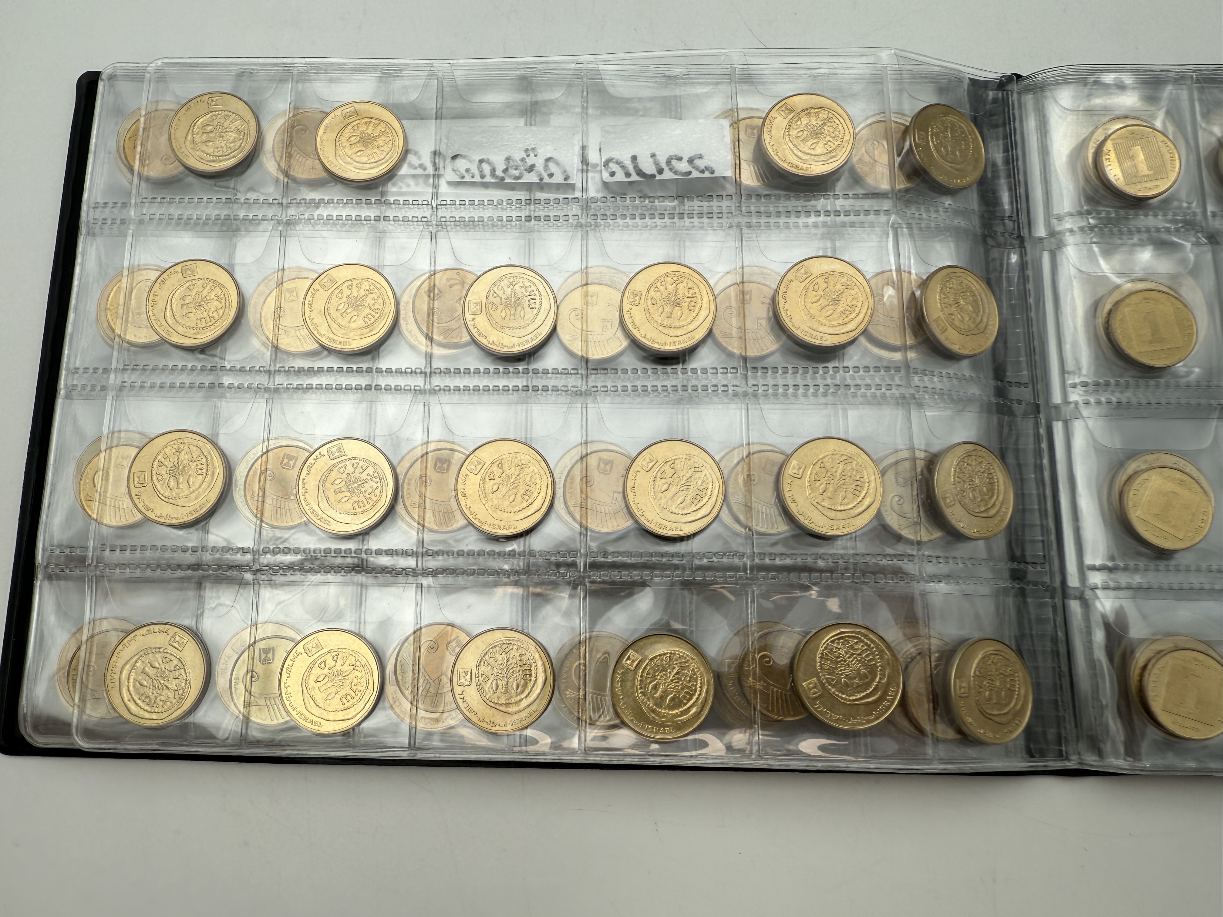 Israel - A collection of several hundred coins arranged in a special coin album, various conditions and years - 1 27