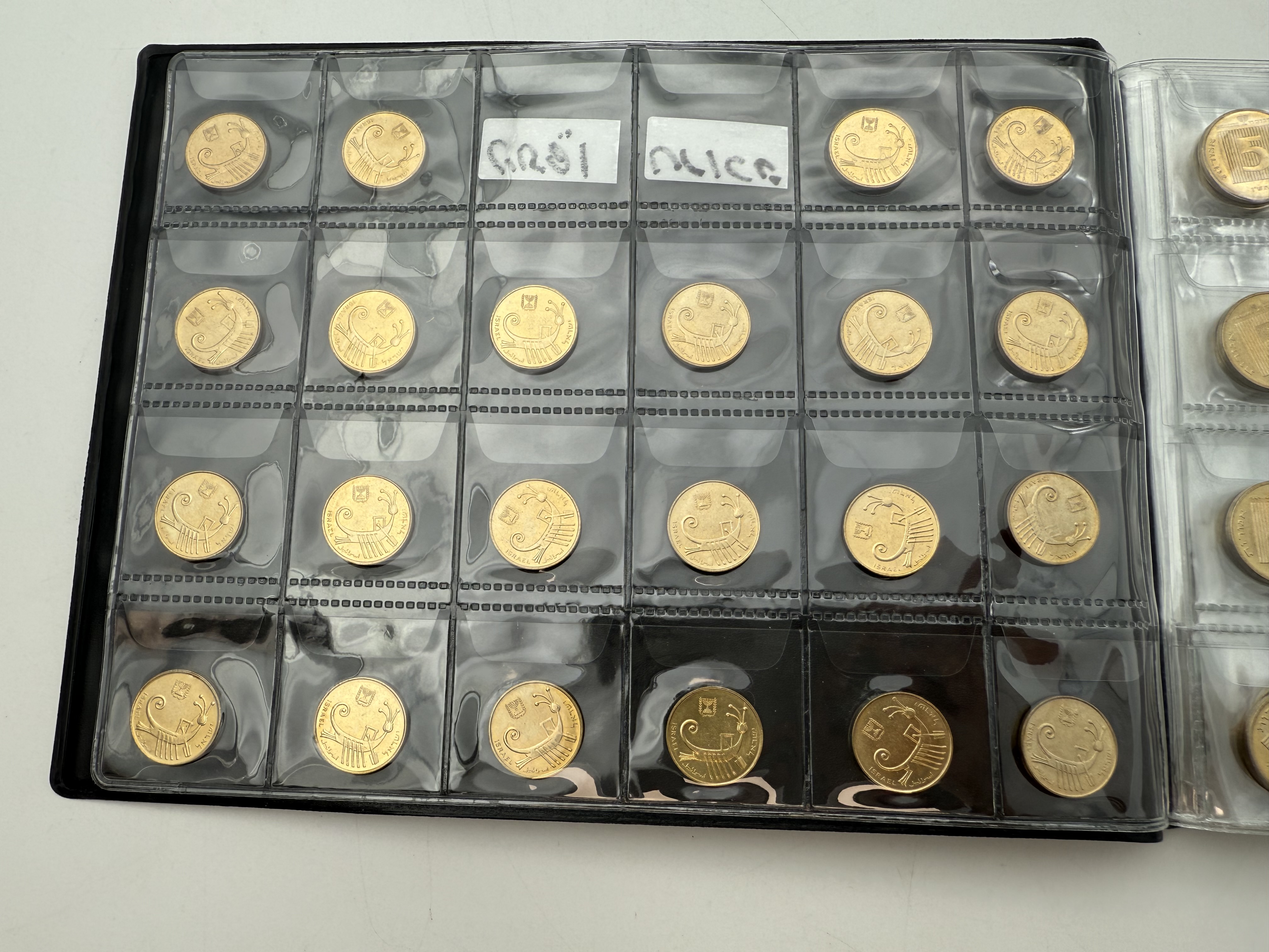Israel - A collection of several hundred coins arranged in a special coin album, various conditions and years - 1 16