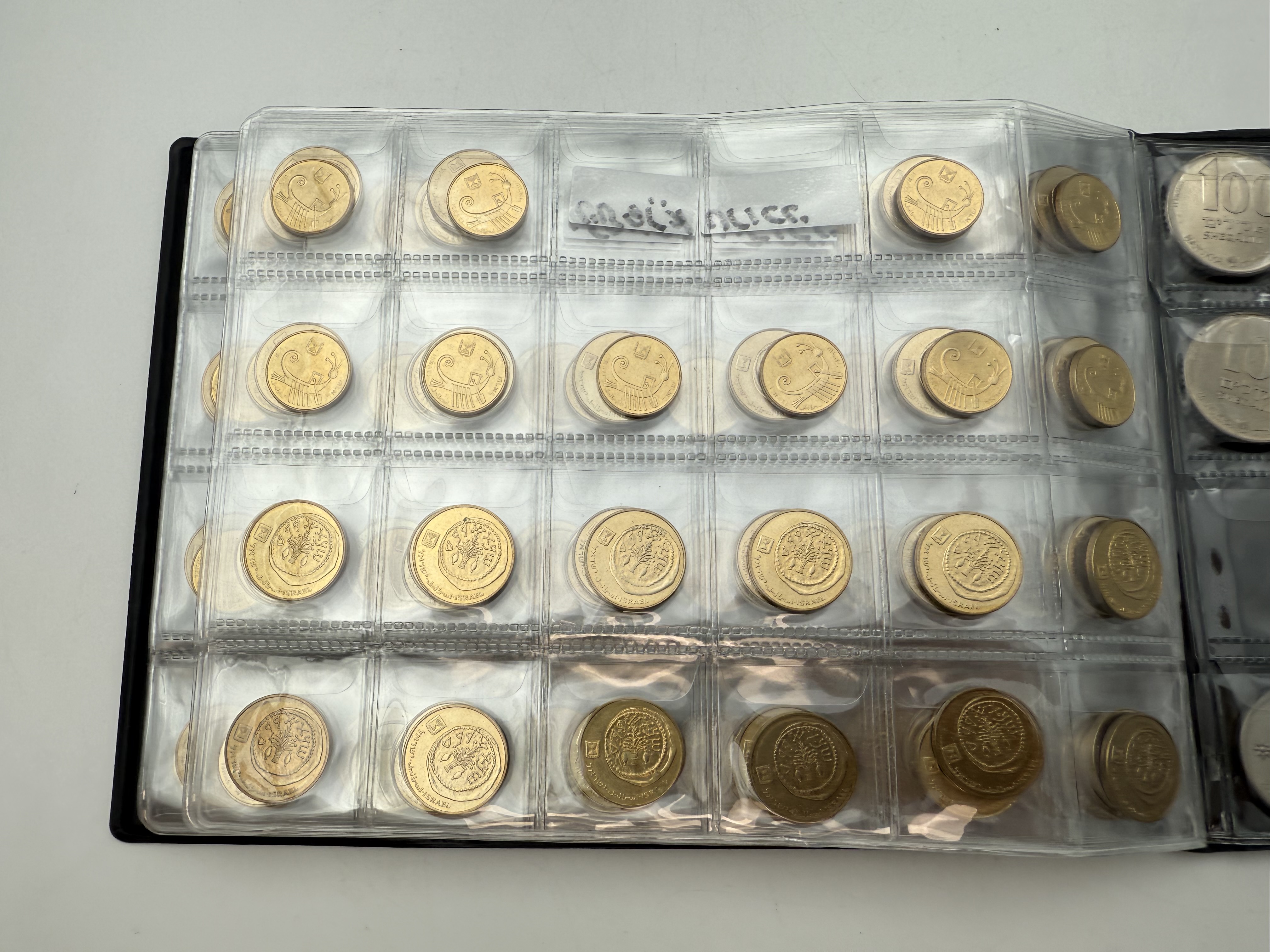 Israel - A collection of several hundred coins arranged in a special coin album, various conditions and years - 1 35