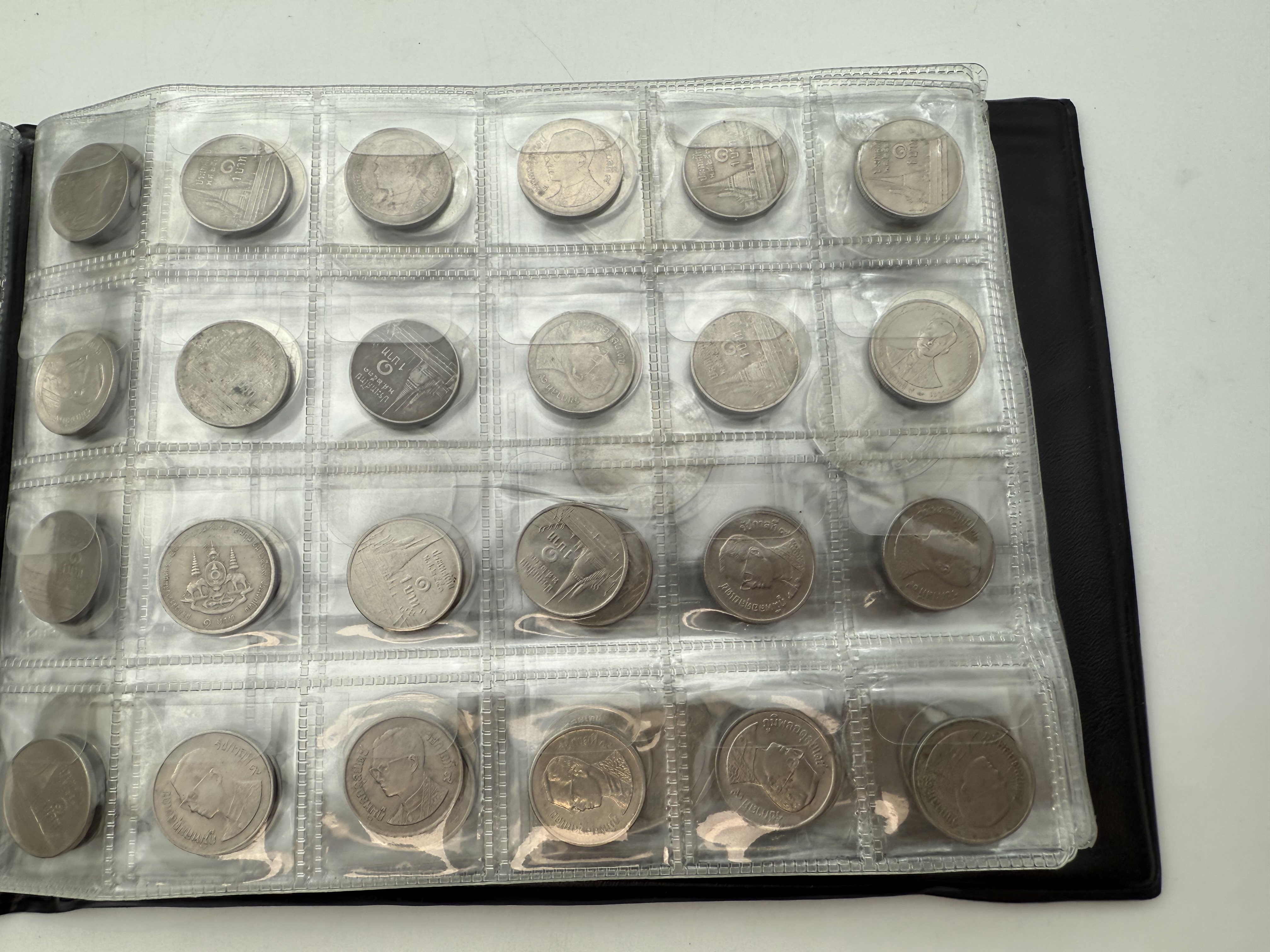 Thailand - A collection of several hundred coins arranged in a special coin album, various conditions and years - 1 9
