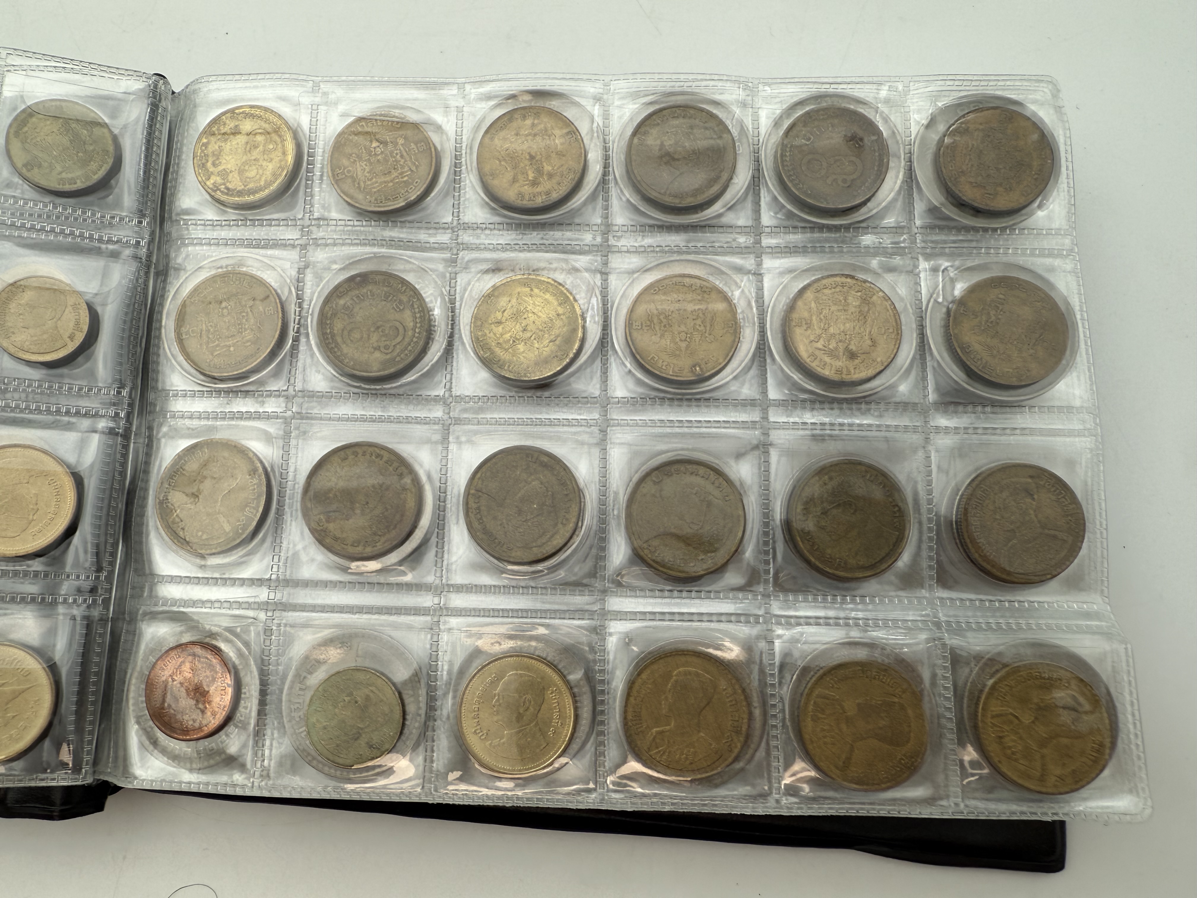 Thailand - A collection of several hundred coins arranged in a special coin album, various conditions and years - 1 27