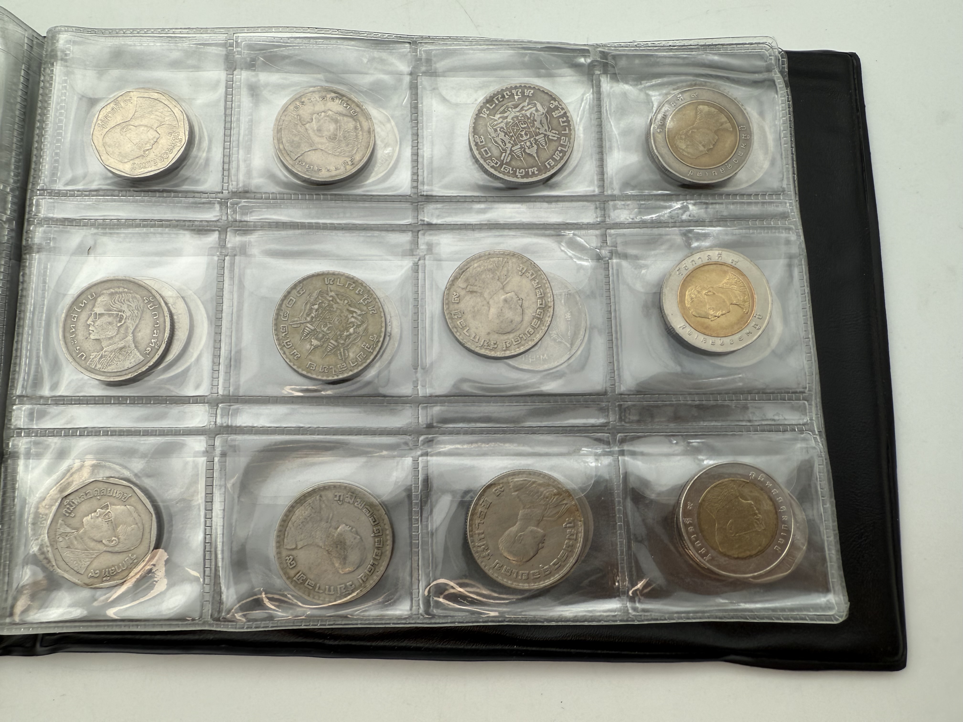 Thailand - A collection of several hundred coins arranged in a special coin album, various conditions and years - 1 18