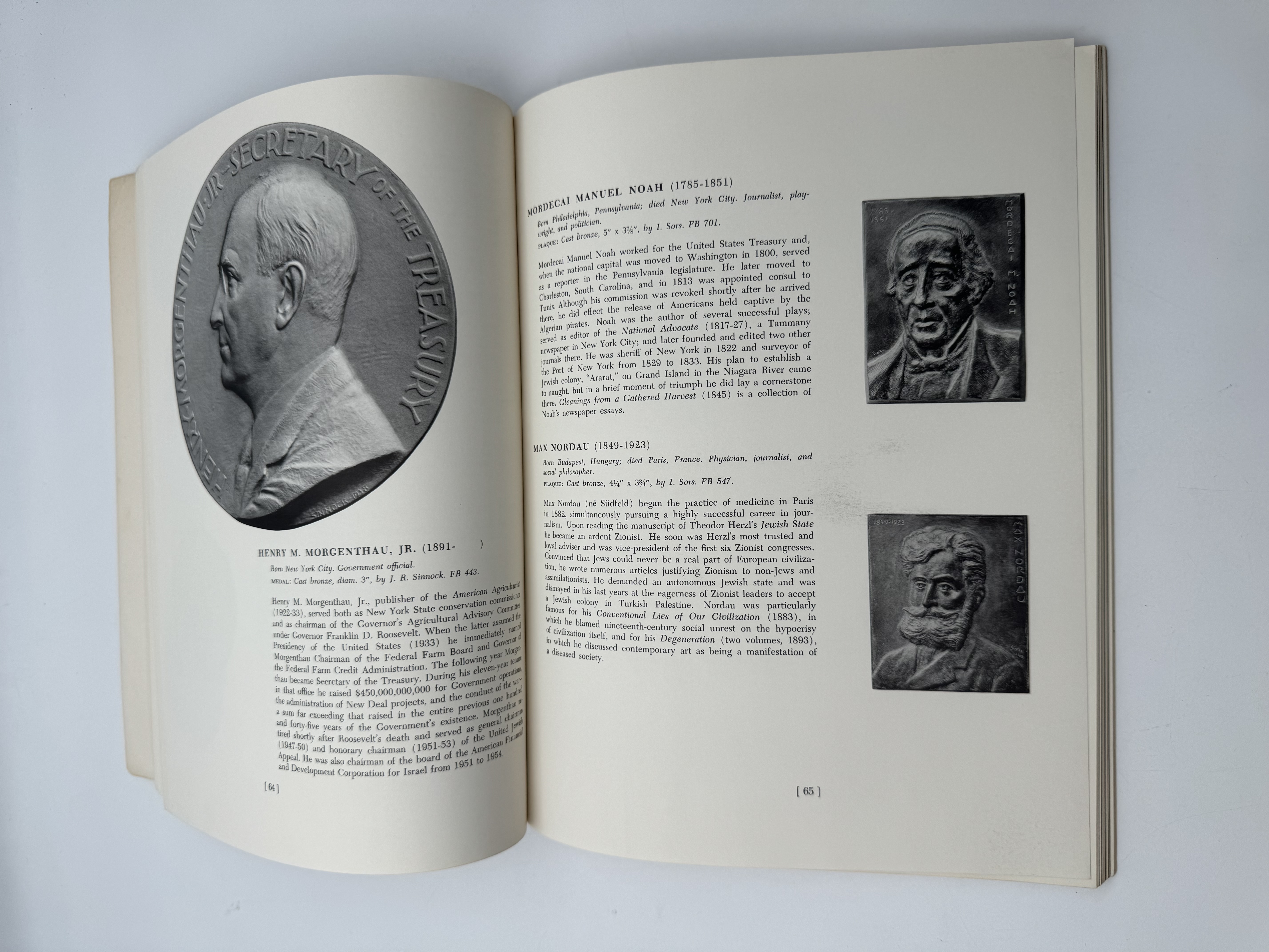 Catalogs / numismatic literature - Great Jewish Portraits in Metal, Selected Plaques and Medals from the Samuel ... - 1 2