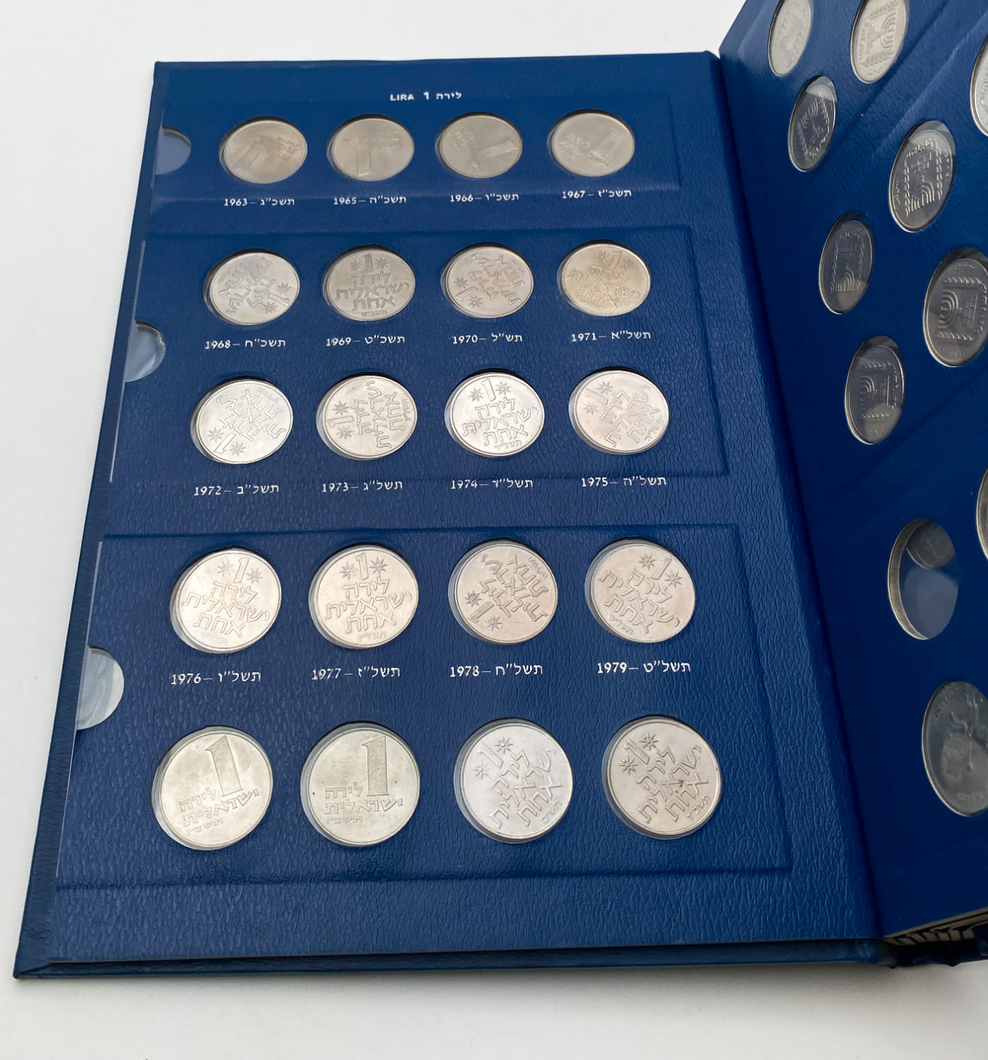 Israel - an album with about 130 Israeli coins of different years and values ​​and in excellent condition - ... - 1 4