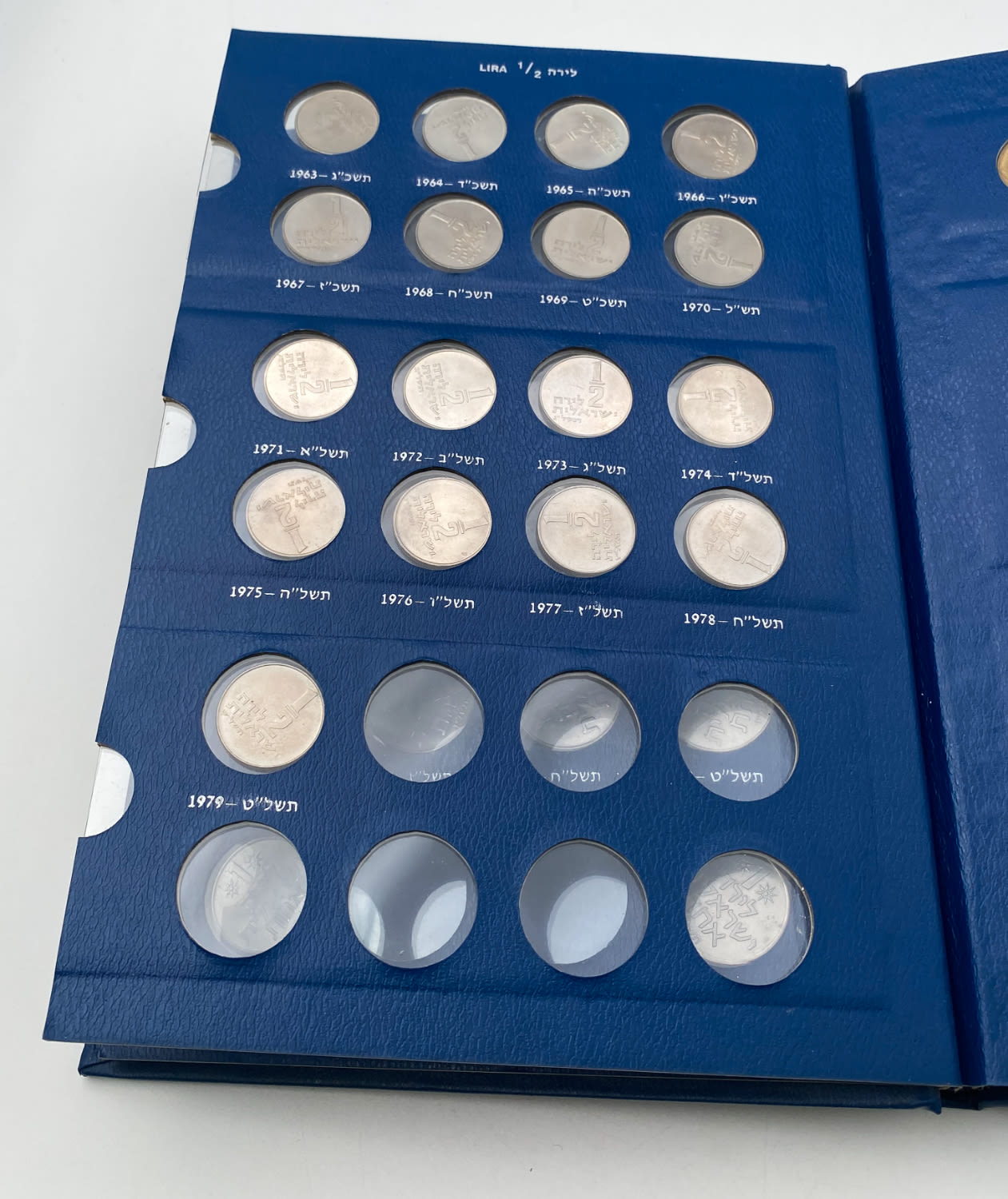 Israel - an album with about 130 Israeli coins of different years and values and in excellent condition - ... - 1 2