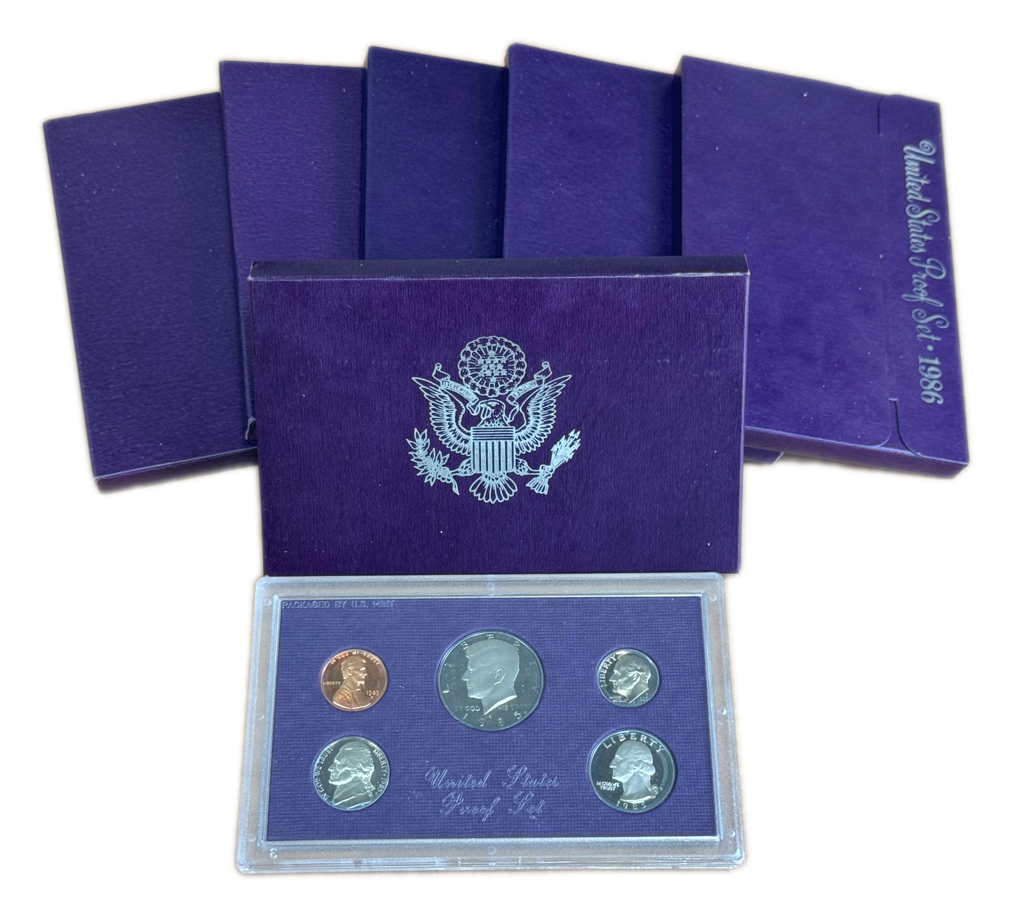 USA - a large collection of 6 United States coin sets - different years, the coindition of the coins in the sets is UNC - 1 0
