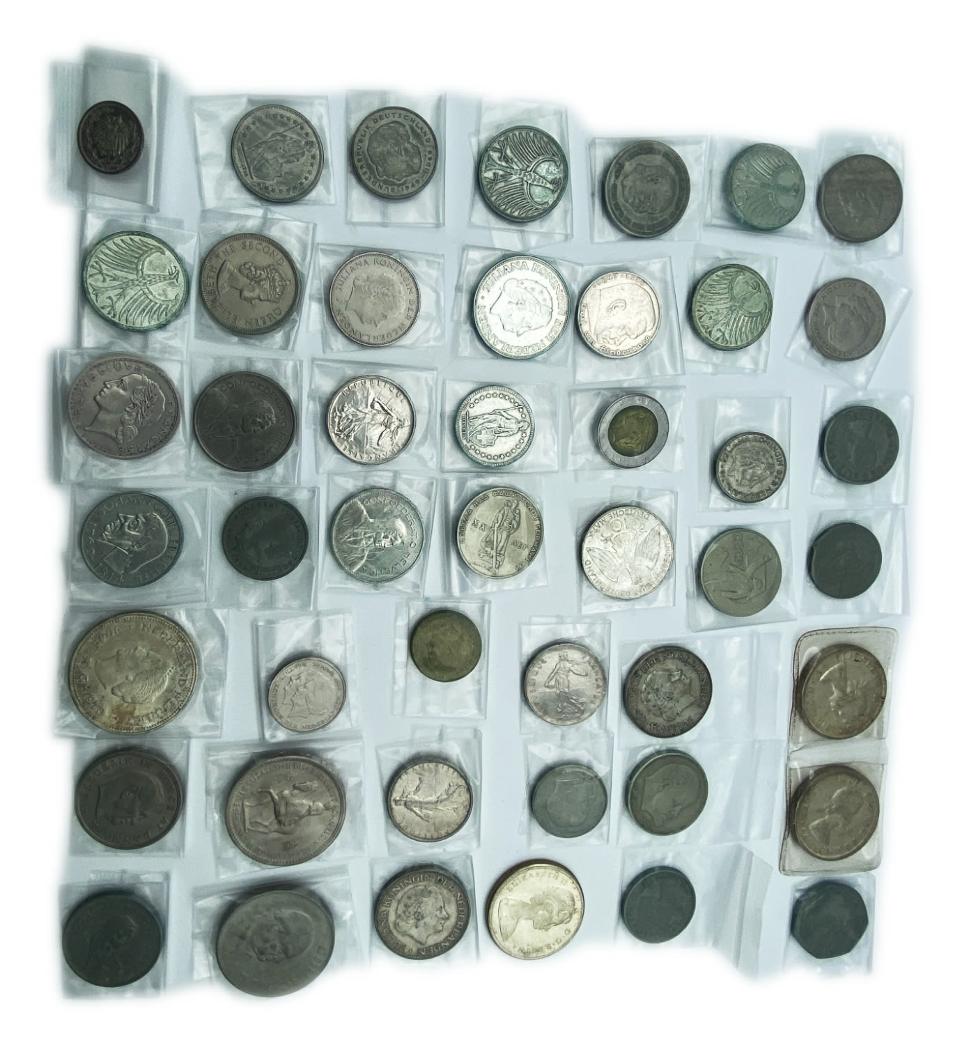 World- a very large collection of about 71 coins, most of them made of silver, definitely an opportunity, it is ... - 1 6