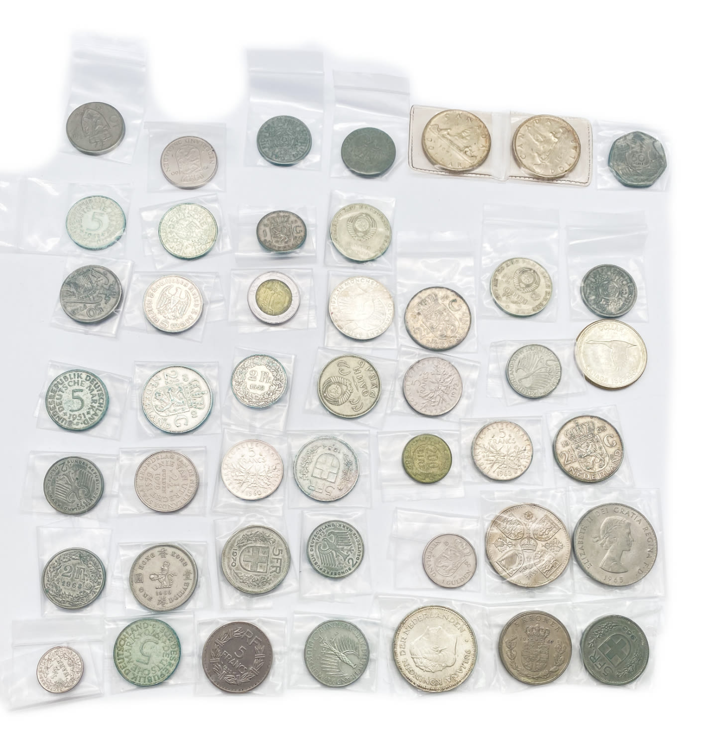World- a very large collection of about 71 coins, most of them made of silver, definitely an opportunity, it is ... - 1 12