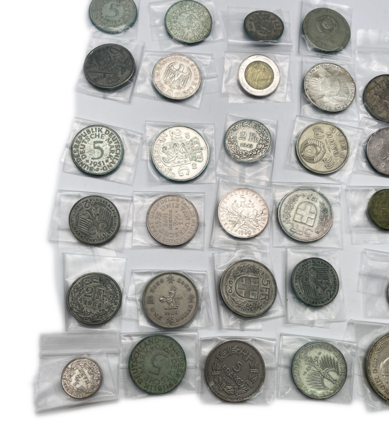 World- a very large collection of about 71 coins, most of them made of silver, definitely an opportunity, it is ... - 1 4