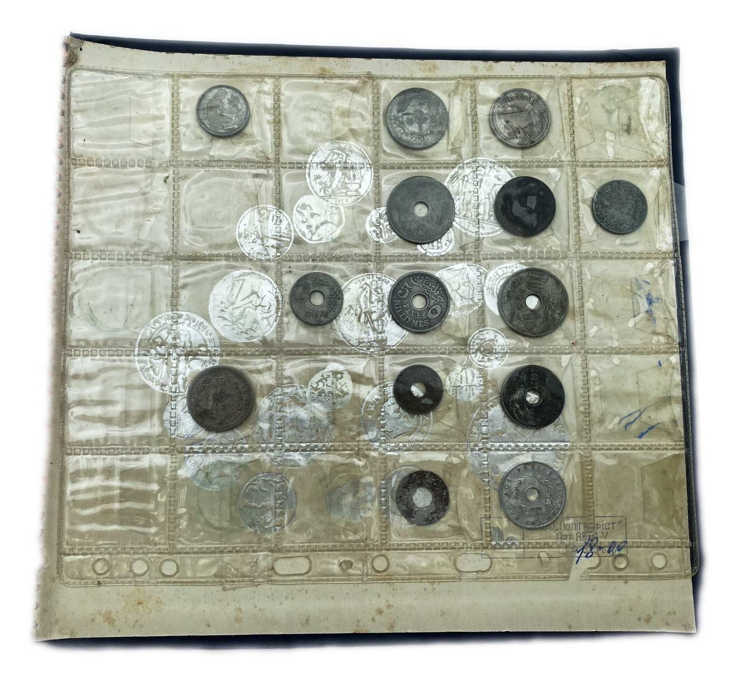 World - a large collection of world coins, are in the album and special pages for storing coins - there are quite a ... - 1 4