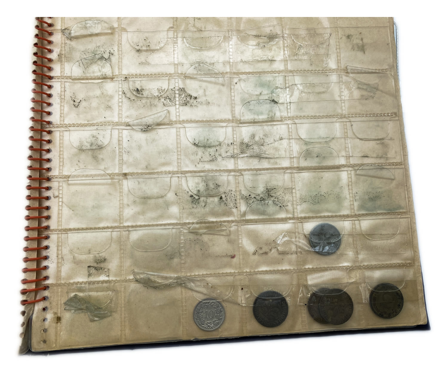 World - a large collection of world coins, are in the album and special pages for storing coins - there are quite a ... - 1 21