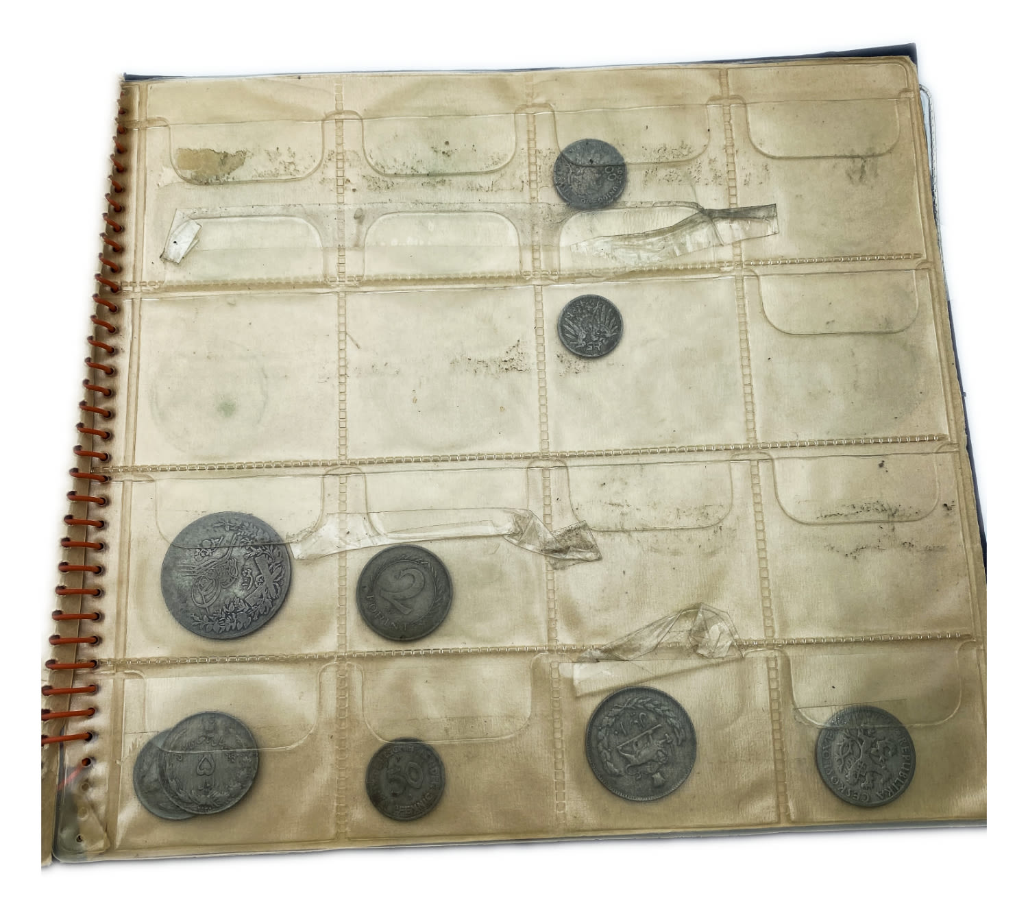World - a large collection of world coins, are in the album and special pages for storing coins - there are quite a ... - 1 23