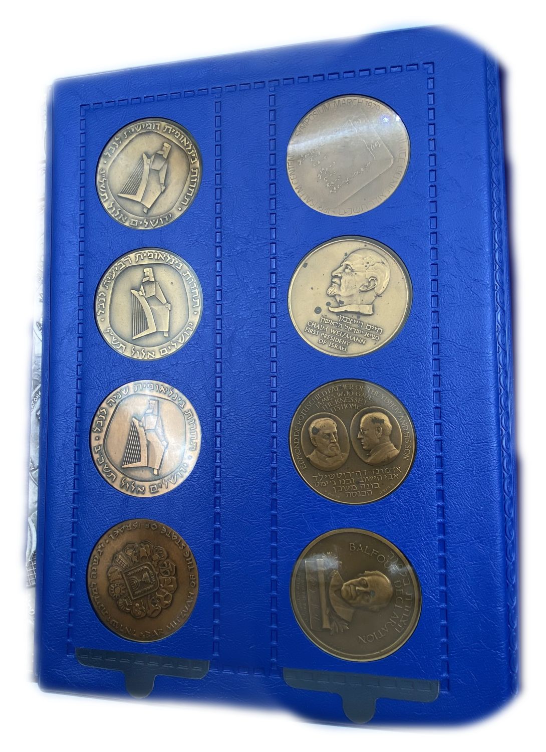 "Israel - an album containing 56 medals from the Government Coins and Medals Company.
Different ... - 1 13