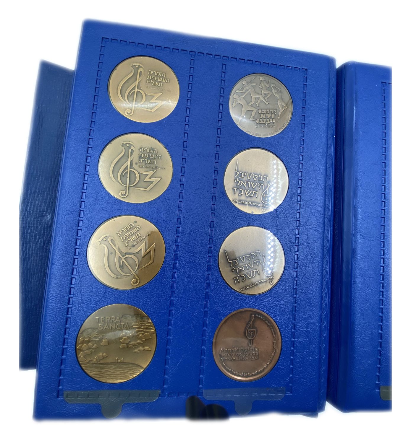"Israel - an album containing 56 medals from the Government Coins and Medals Company.
Different ... - 1 15