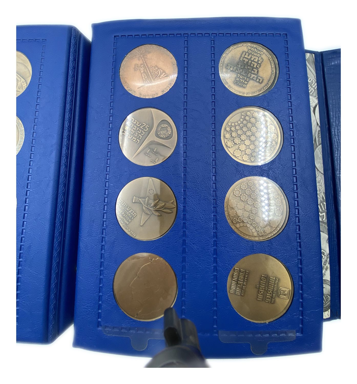 "Israel - an album containing 56 medals from the Government Coins and Medals Company.
Different ... - 1 8