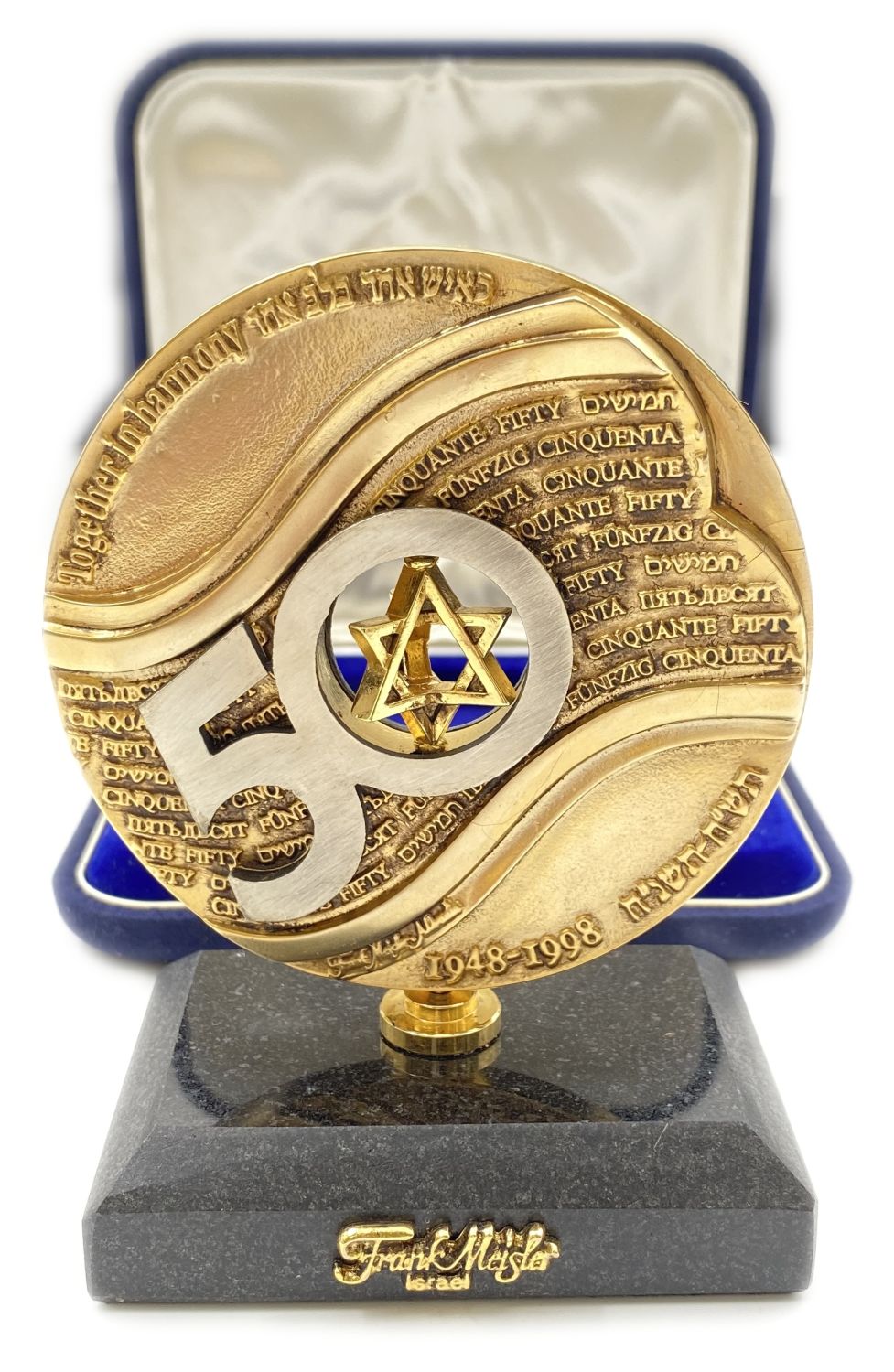 Judaica / Zionism - A sculptural medal in honor of the 50th anniversary of the State of Israel and the 75th ... - 1 0