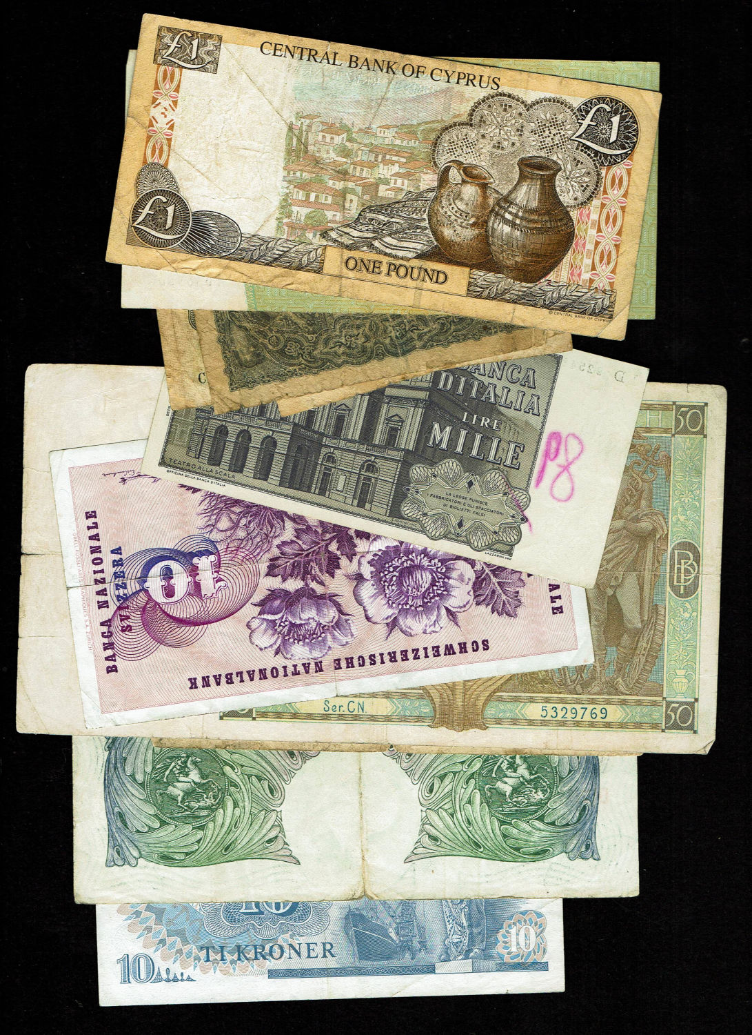 Europe - Lot of about 31 banknotes from several countries throughout Europe - 20'-60 '- VF + ... - 1 1