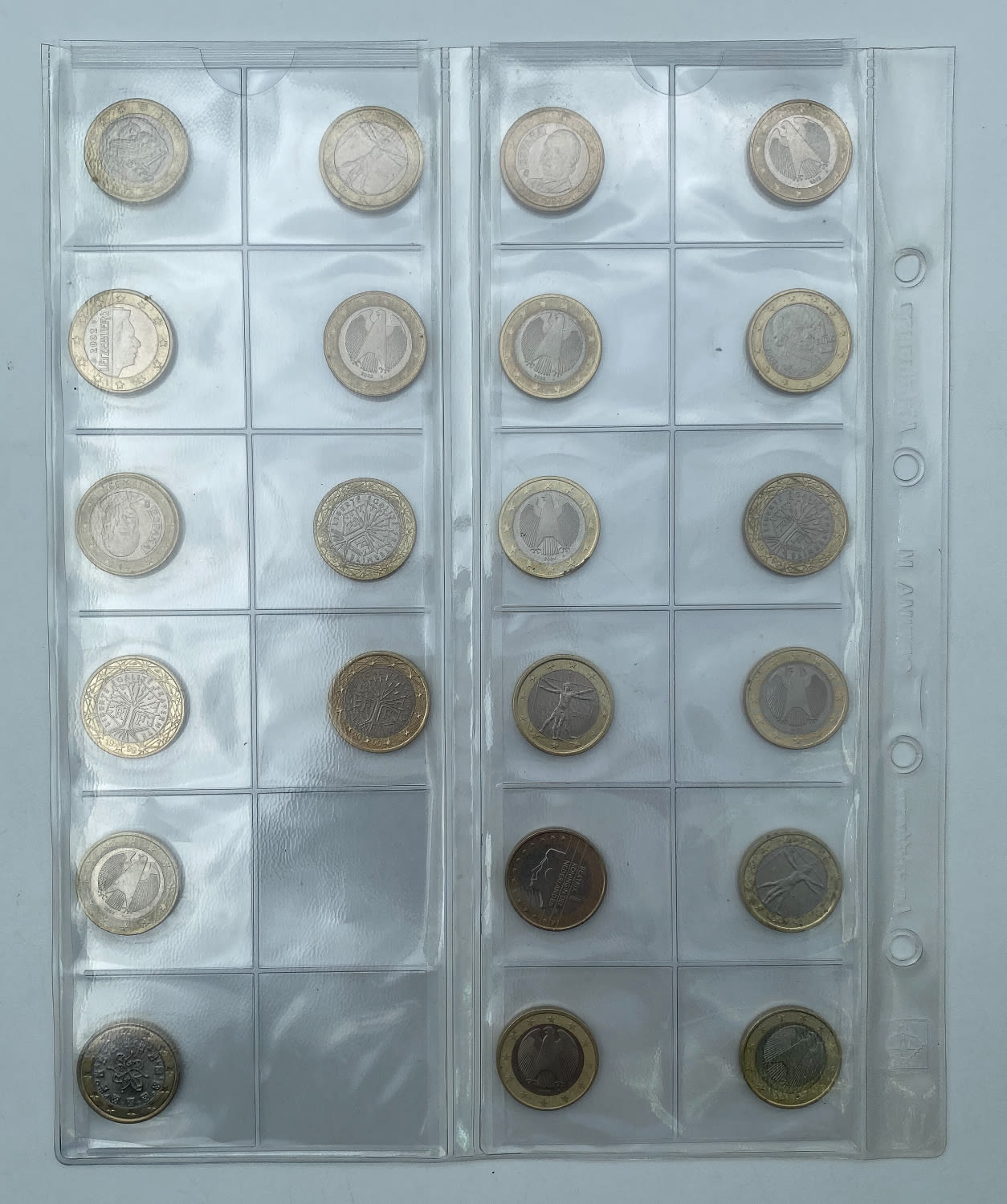 Europe - A coin album which is full of euro coins, arranged in pages - 1 2