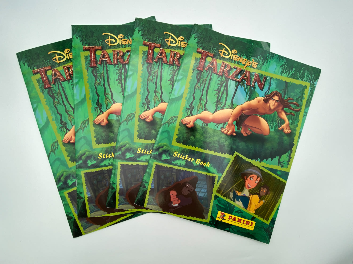 אלבומי מדבקות - מקבץ 4 אלבומי מדבקות טרזן, "Tarzan", אנגלית - ריק אך עם עוד 18 מדבקות מצורפות
טרזן ... - 1 0