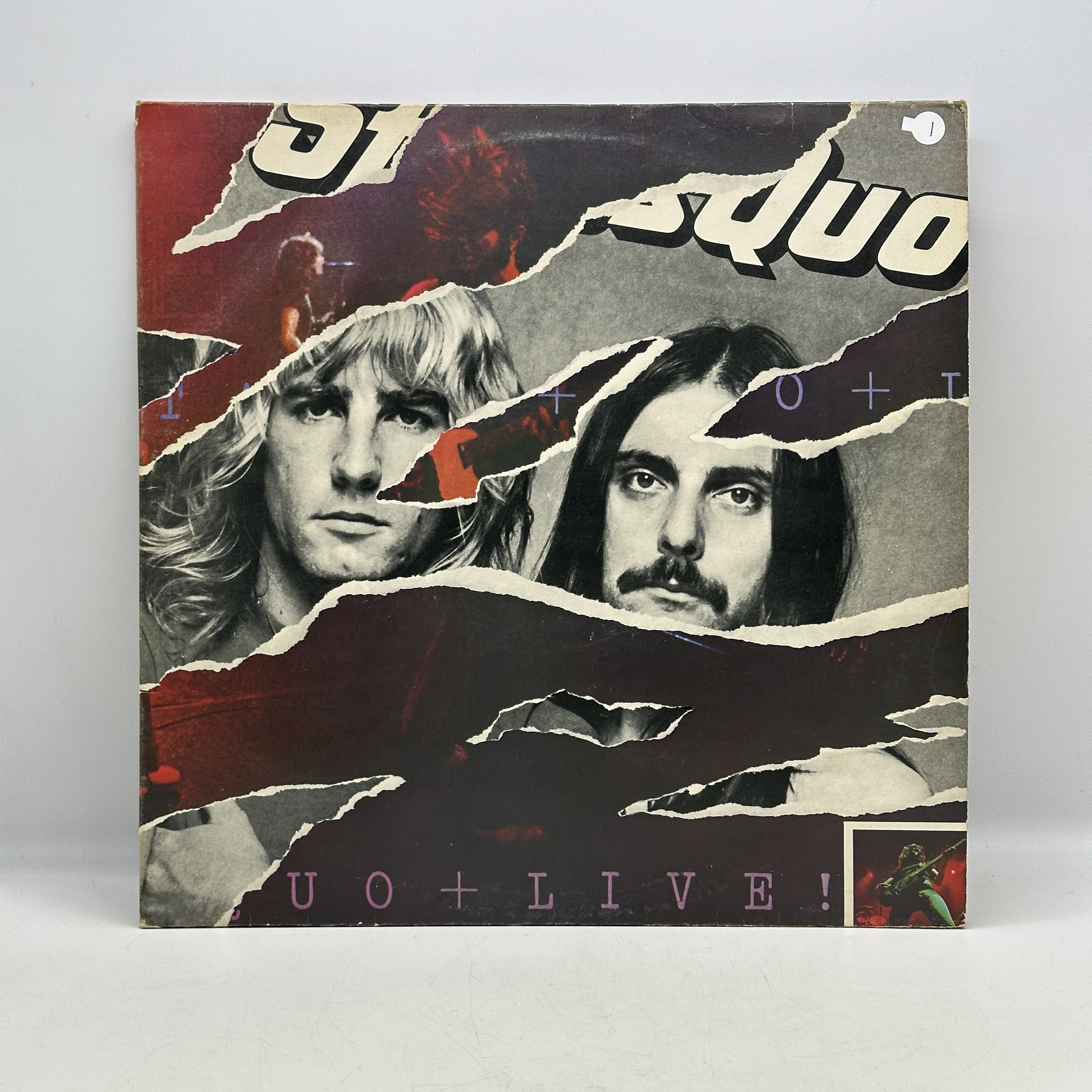 A double 12 inch vinyl by Status Quo album, recorded in 1976, cover in good condition, inner sleeves have the band ... - 1 1