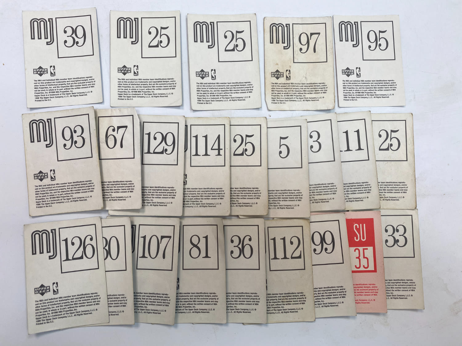 מדבקות לאלבומים - מקבץ 23 מדבקות לאלבום מייקל ג'ורדן - 1998
מייקל ג'פרי ג'ורדן (באנגלית: Michael ... - 1 1