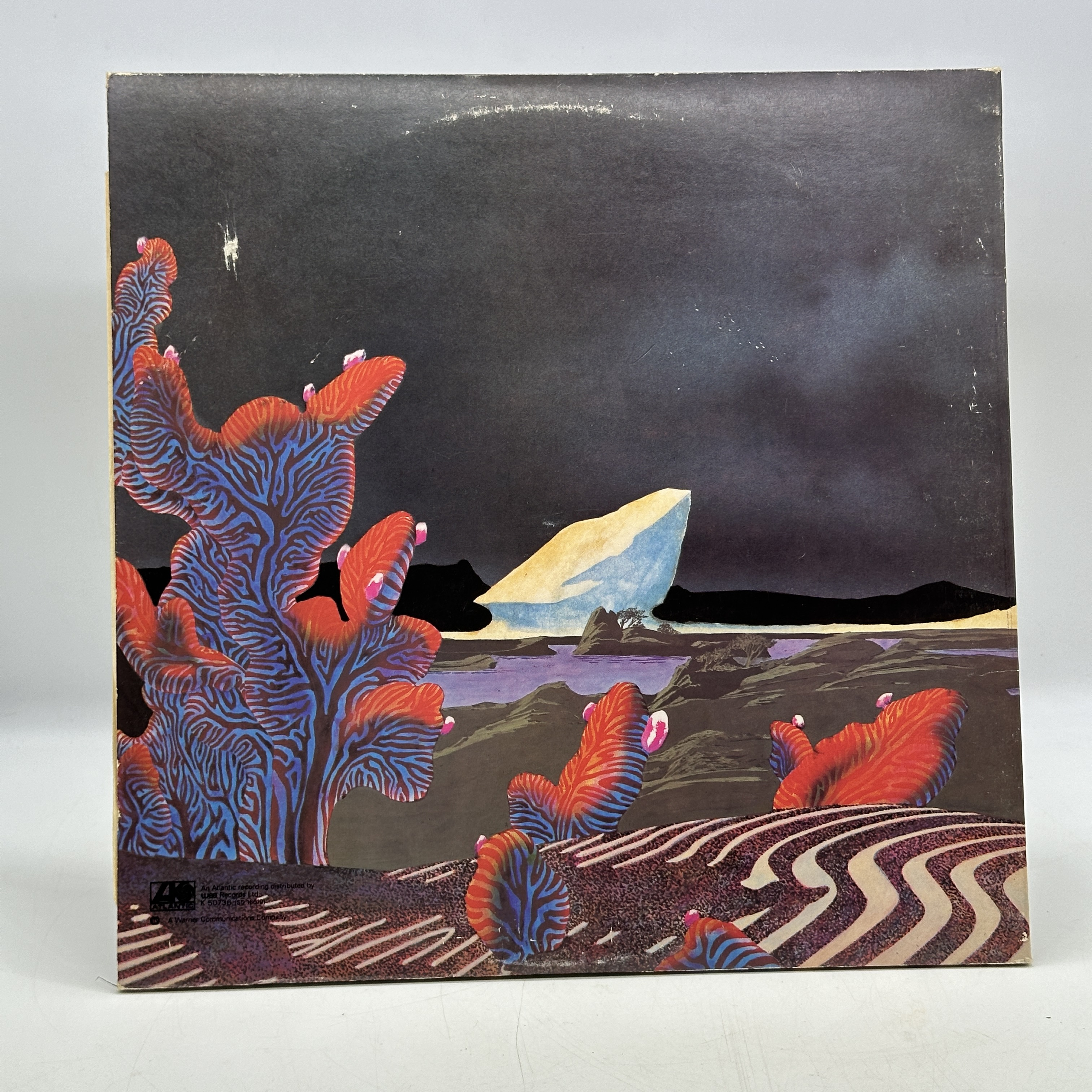 A 12 inch vinyl album by Yes - Drama, in good condition, no scratches, lyric pull out in near new condition - 1 2