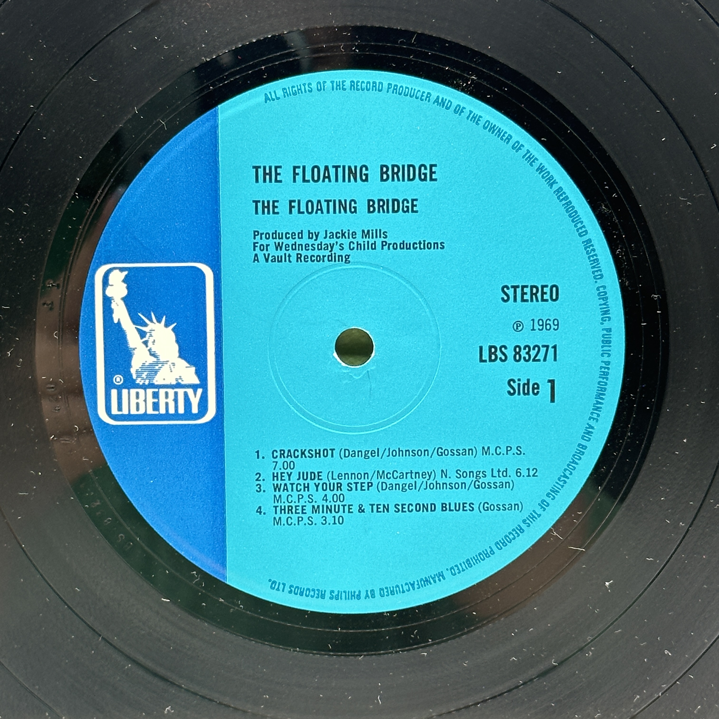 A 12 inch vinyl album by Floating Bridge - Floating Bridge, cover is in good condition, no scratches - 1 2
