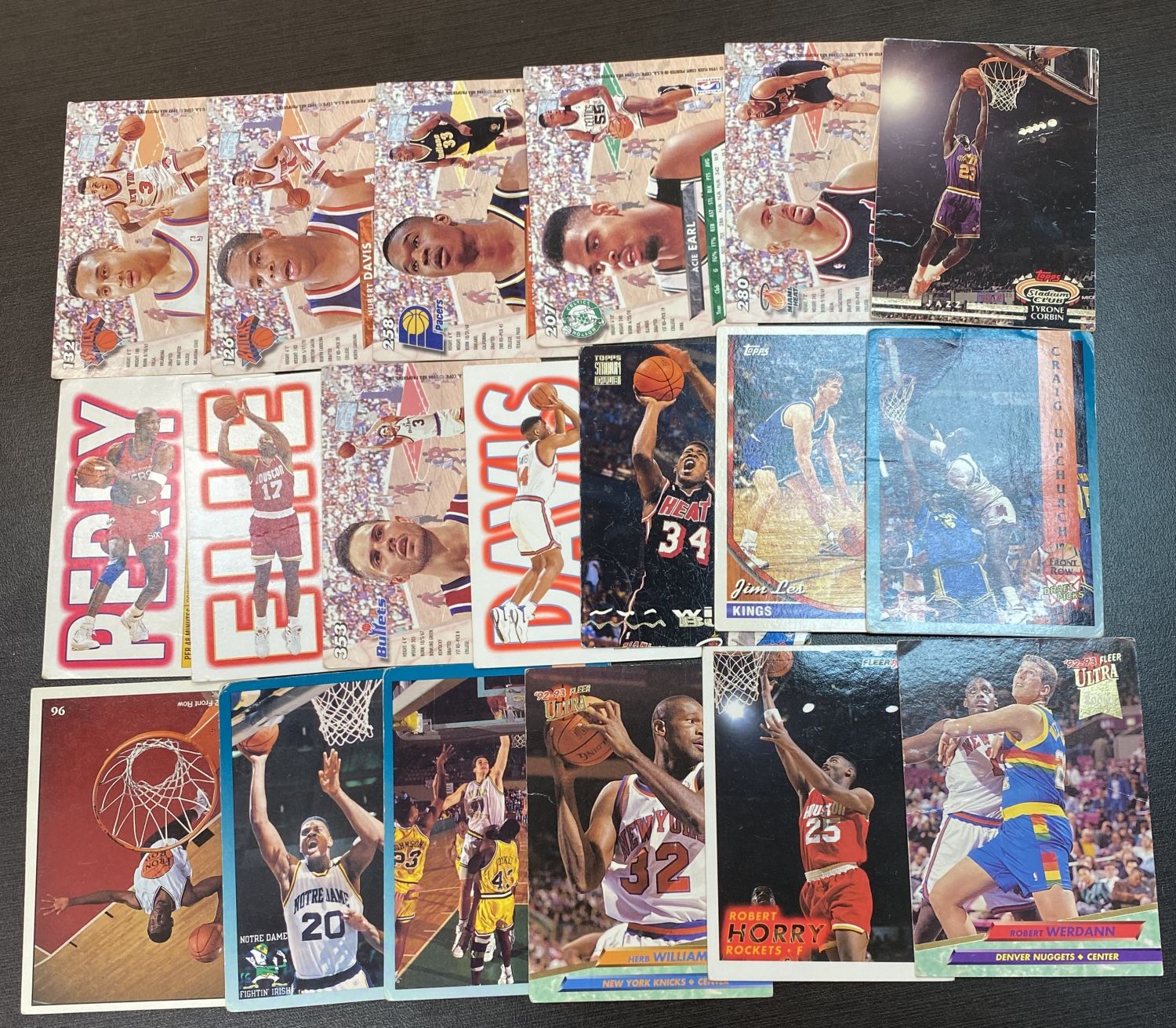 קלפים - מקבץ של כ-150 קלפים כדורסל, ליגת ה-NBA - אנגלית - שנות התשעים (1992'-1993' +-) - 1 2