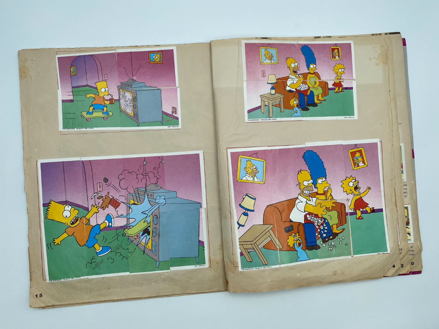 אלבומי מדבקות - הסימפסונים, "The Simpsons", עברית, כמעט מלא, מצב סביר, סלוטייפ על חלק מהדפים
משפחת ... - 1 18