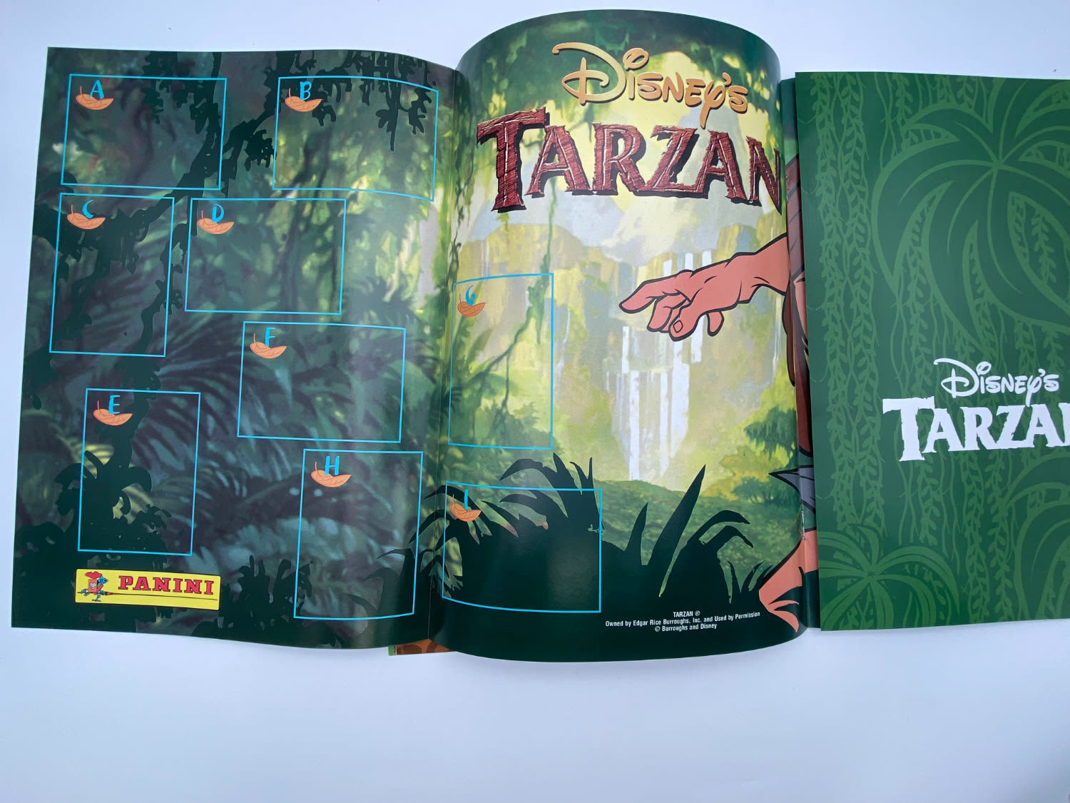אלבומי מדבקות - מקבץ 4 אלבומי מדבקות טרזן, "Tarzan", אנגלית - ריק אך עם עוד 18 מדבקות מצורפות
טרזן ... - 1 2