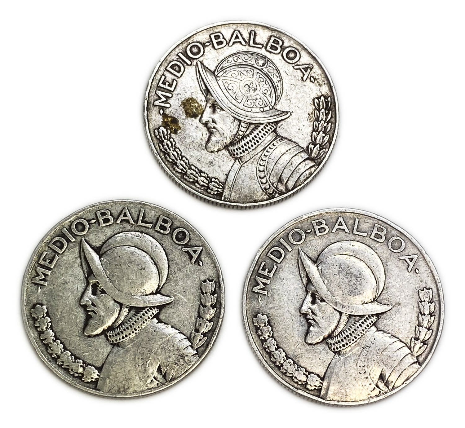 Panama - Lot of 3 coins, ½ Balboa 1933, 1934, 1962 - Silver 900, total weight 37g, 30.6mm
... - 1 0