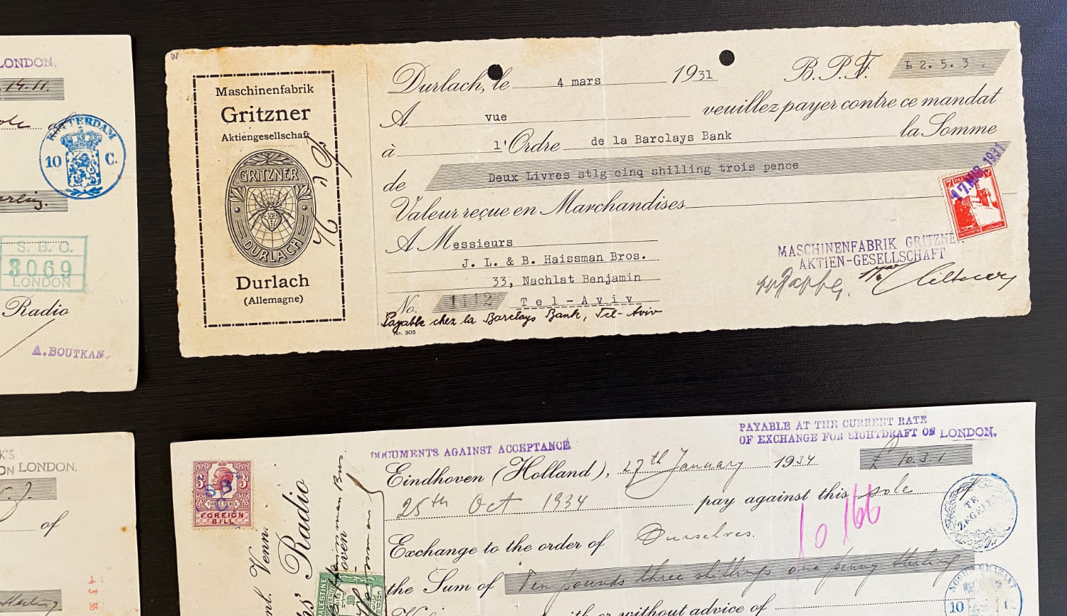 Israel / Palestine - A collection of 6 checks, some with stamps with "Tel Aviv" on them (branch?), some with ... - 1 4