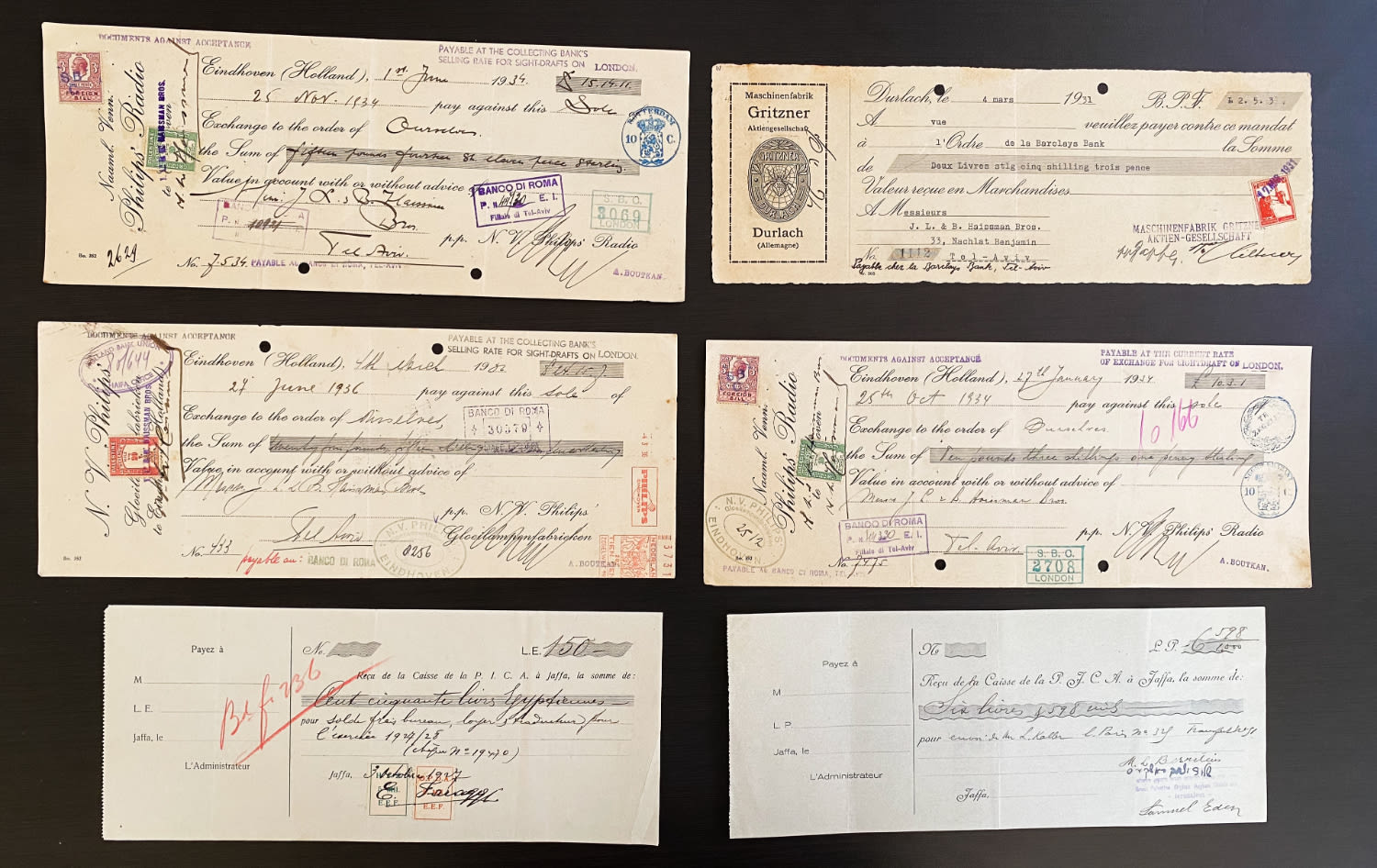 Israel / Palestine - A collection of 6 checks, some with stamps with "Tel Aviv" on them (branch?), some with ... - 1 0
