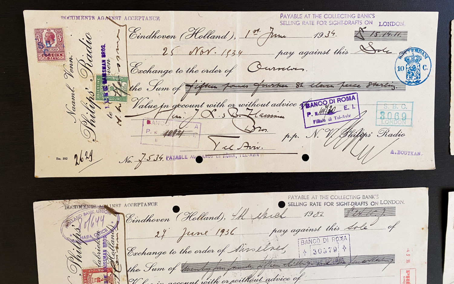 Israel / Palestine - A collection of 6 checks, some with stamps with "Tel Aviv" on them (branch?), some with ... - 1 1