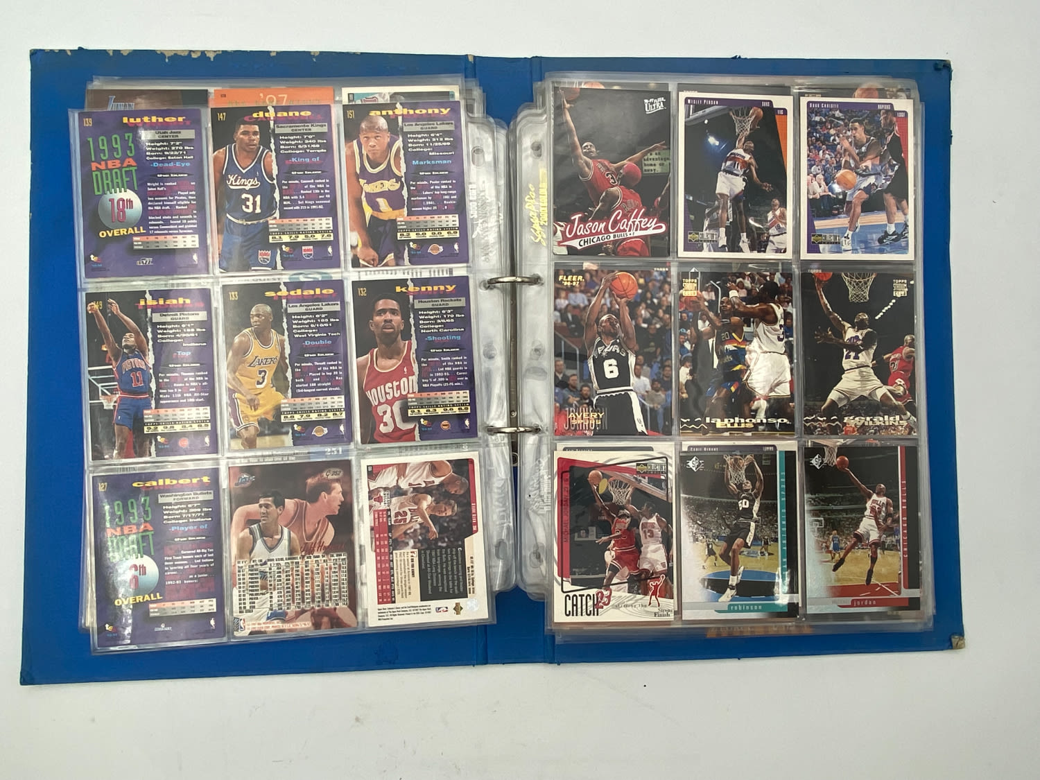 קלפי איסוף - לוט ענק של קלפי NBA, יותר מ- 800 קלפים, נתונים בקלסר ובדפים אשר שומרים מצב הקלפים - הזדמנות! התקבל ... - 1 25