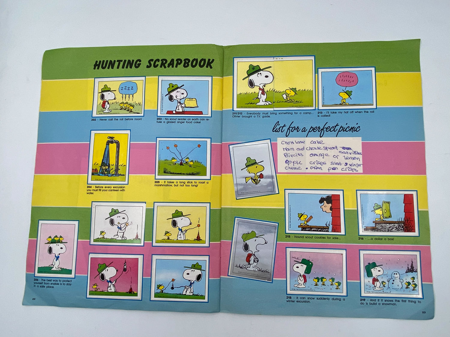 אלבומי מדבקות - אלבום מדבקות סנופי, "I love Snoopy", אנגלית - מלא - קשה להשגה
סנופי הוא שם כלב הביגל של ... - 1 4