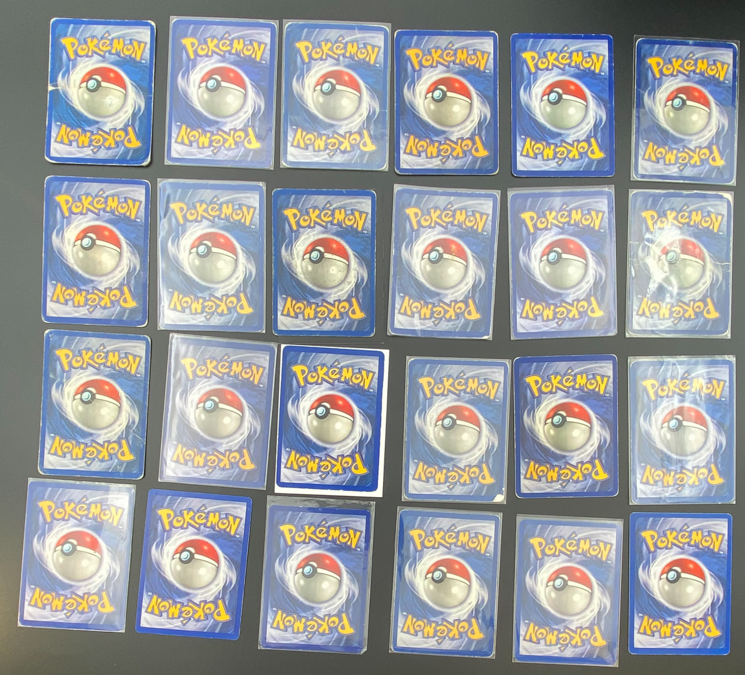 קלפי איסוף - לוט של 24 קלפי פוקימון באנגלית - Rare + Holo Rare - Used - Base Set
פוקימון (באנגלית: ... - 1 5