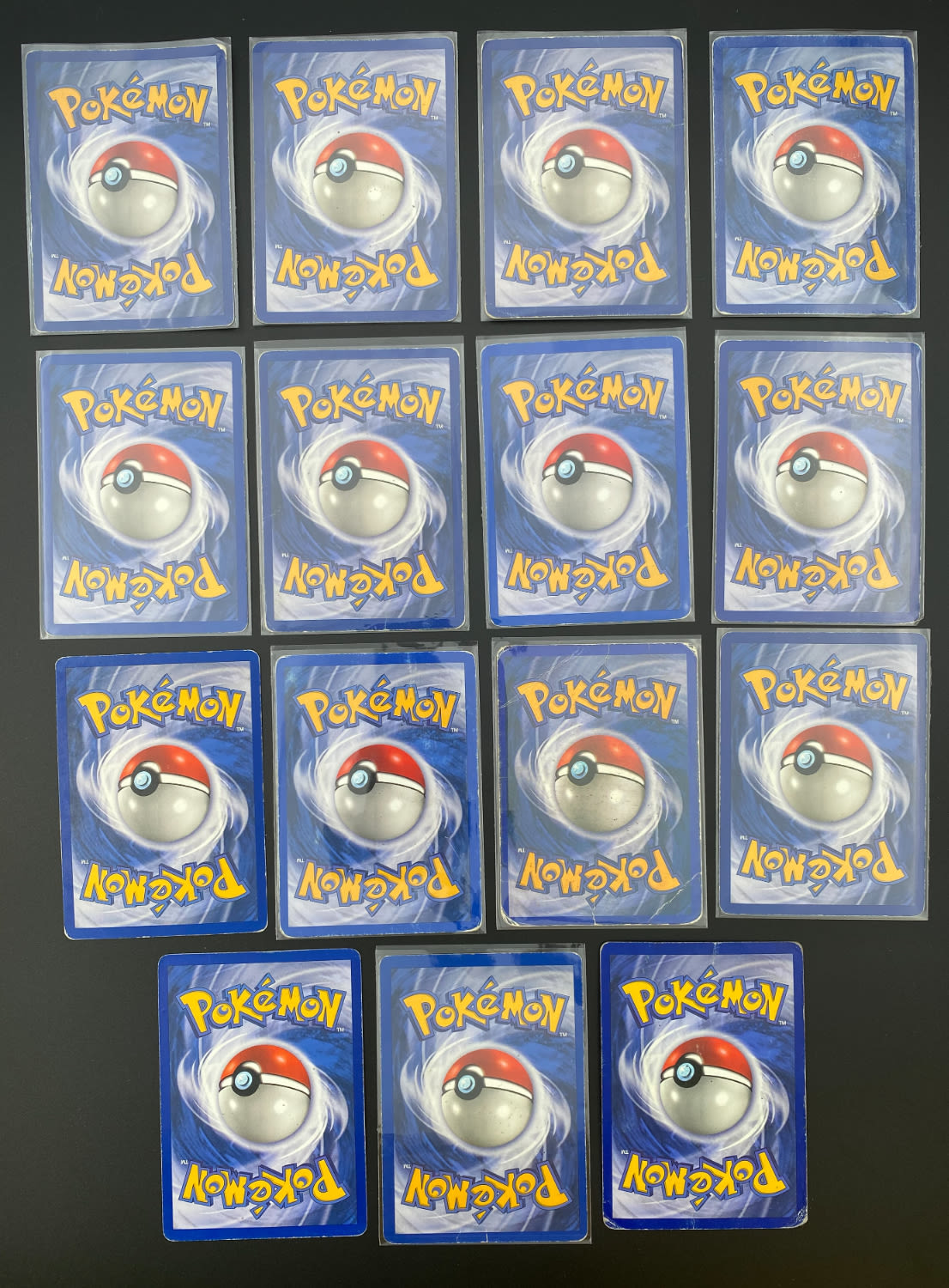 קלפי איסוף - לוט 15 קלפי פוקימון באנגלית - Rare + Holo Rare - Used - מהסט Fossil.
פוקימון (באנגלית: ... - 1 5