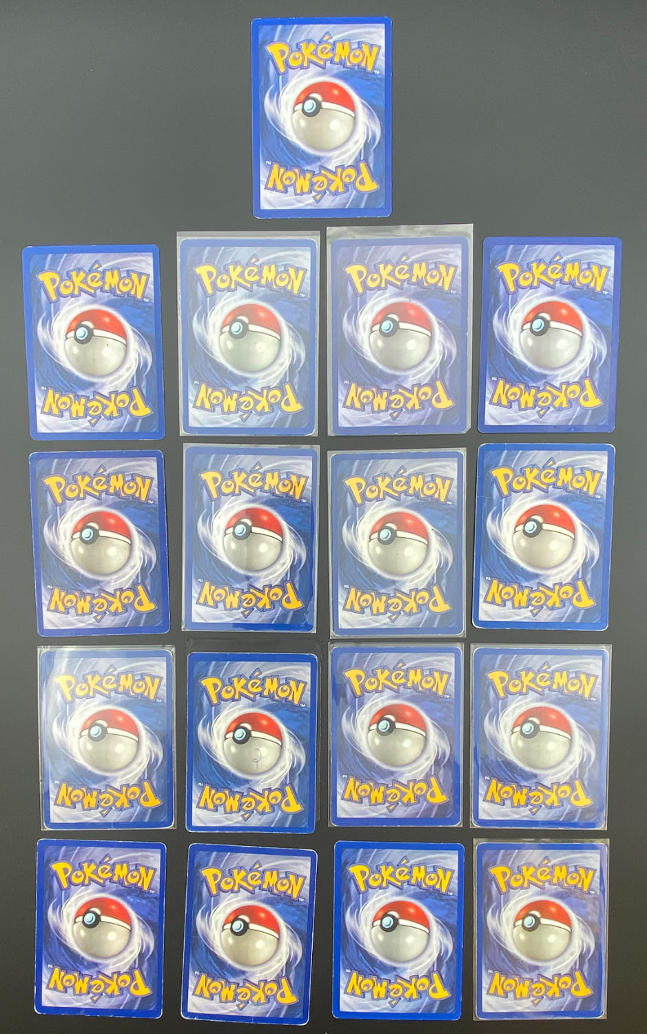 קלפי איסוף - לוט 17 קלפי פוקימון באנגלית - Rare + Holo Rare - Used - מהסט Jungle.
פוקימון (באנגלית: ... - 1 5
