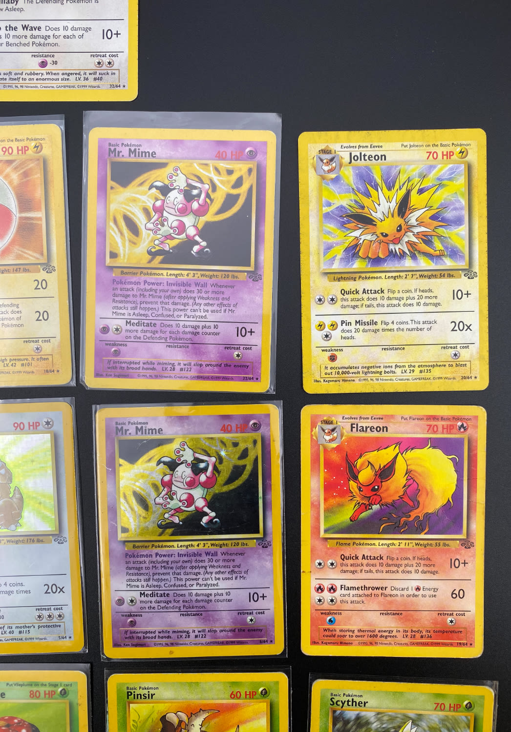קלפי איסוף - לוט 17 קלפי פוקימון באנגלית - Rare + Holo Rare - Used - מהסט Jungle.
פוקימון (באנגלית: ... - 1 2
