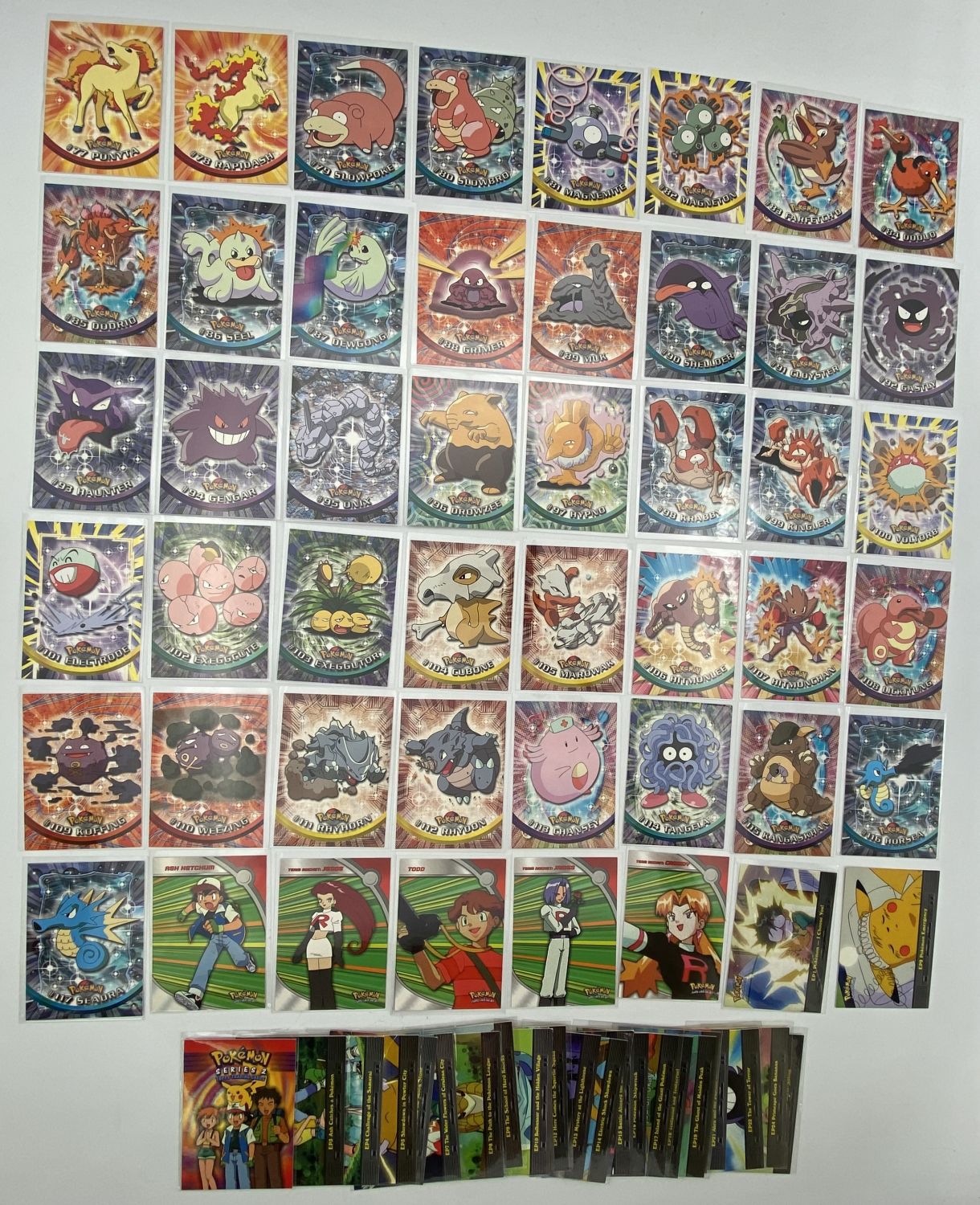 קלפי איסוף - קלפי פוקימון Topps - לוט כמעט מלא של הסט Pokémon Trading Cards series 2. כמעט כל הקלפים, אם ... - 1 0