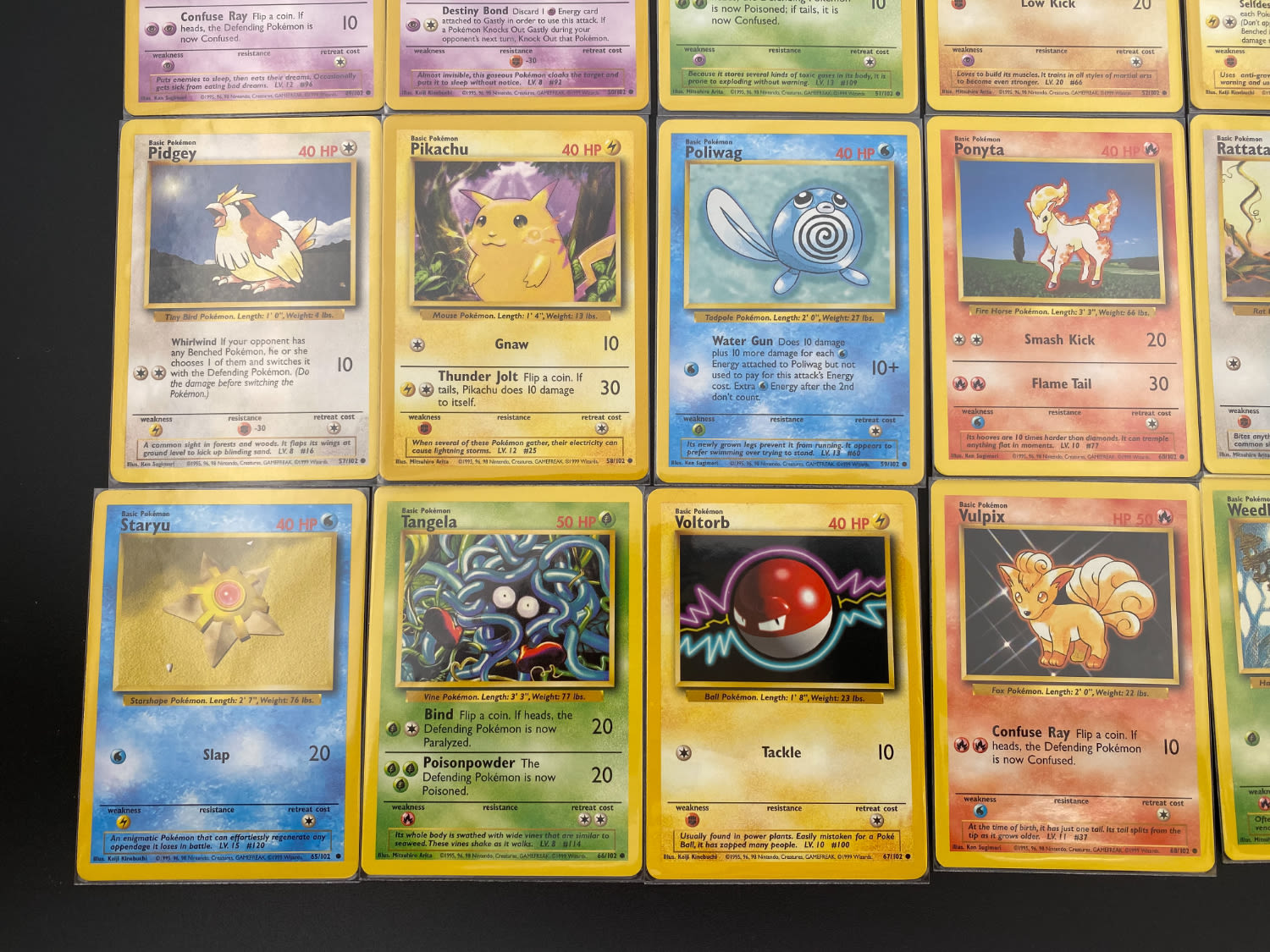 קלפי איסוף - סט שלם של קלפי פוקימון Base set 1, כולל 16 Holographic cards, מצבים NM-M - כל הקלפים שמורים ... - 1 40