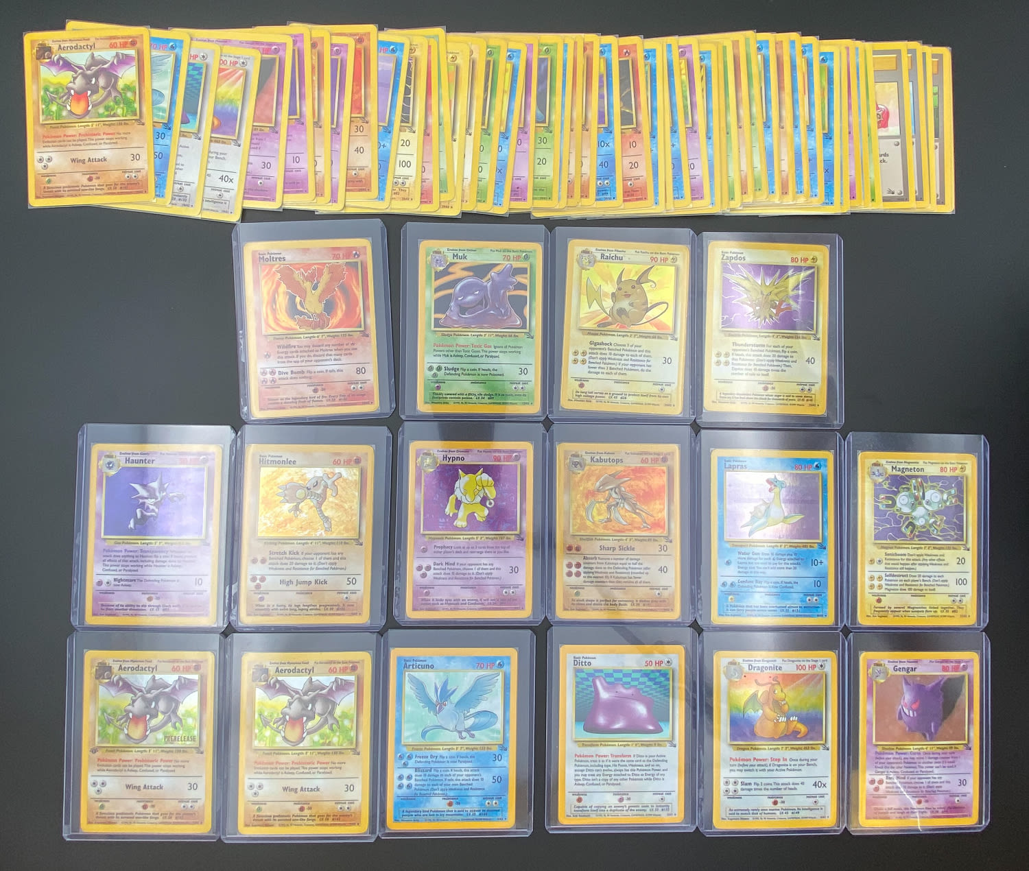 קלפי איסוף - סט שלם של קלפי פוקימון Fossil, כולל 16 Holographic cards, מצבים NM-M - כל הקלפים שמורים בsleeves ... - 1 0