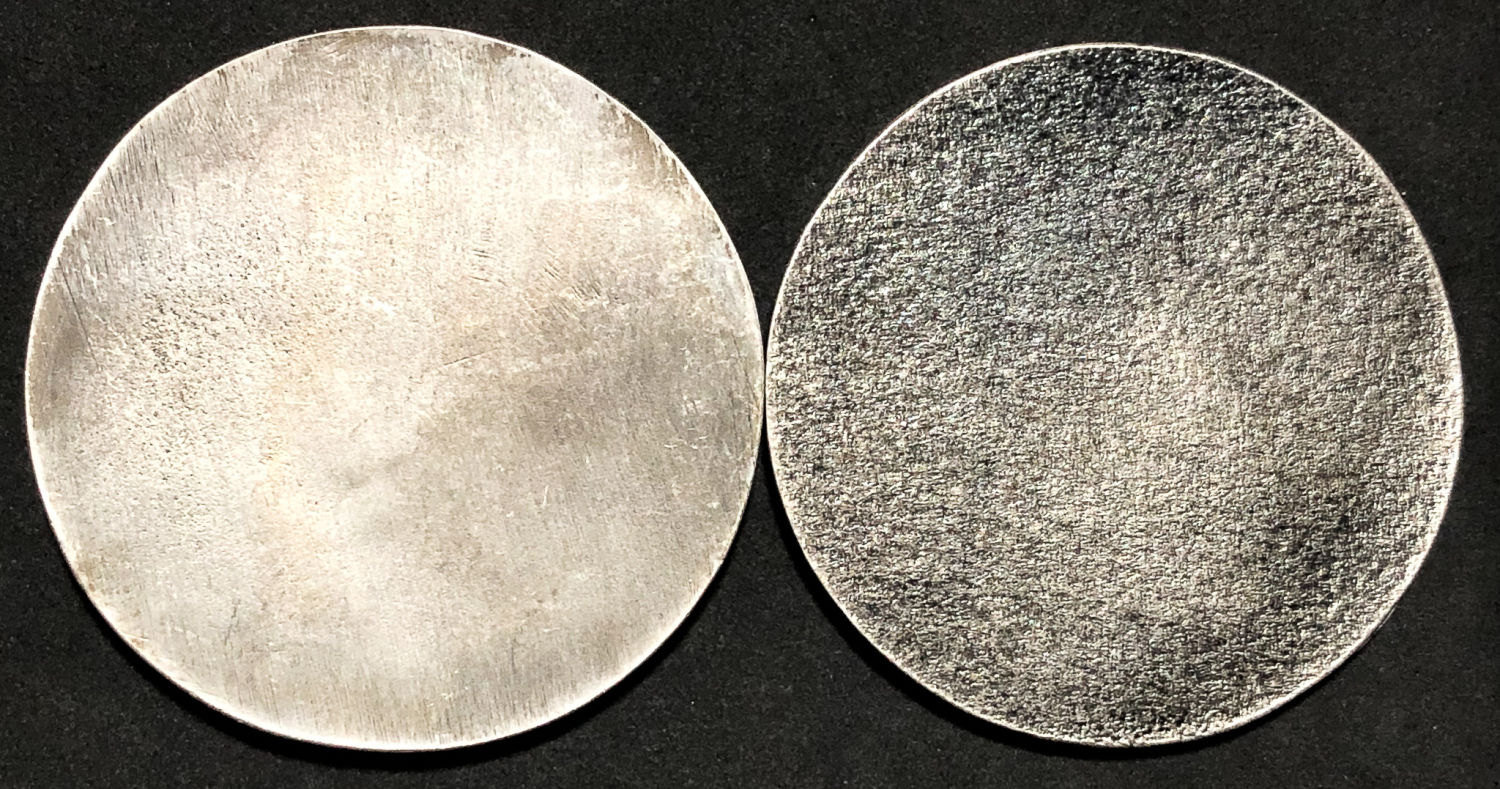 Two medals depicting two gates in the Jerusalem wall: the Lions' Gate and the Gate of Mercy.
Front: ... - 1 1