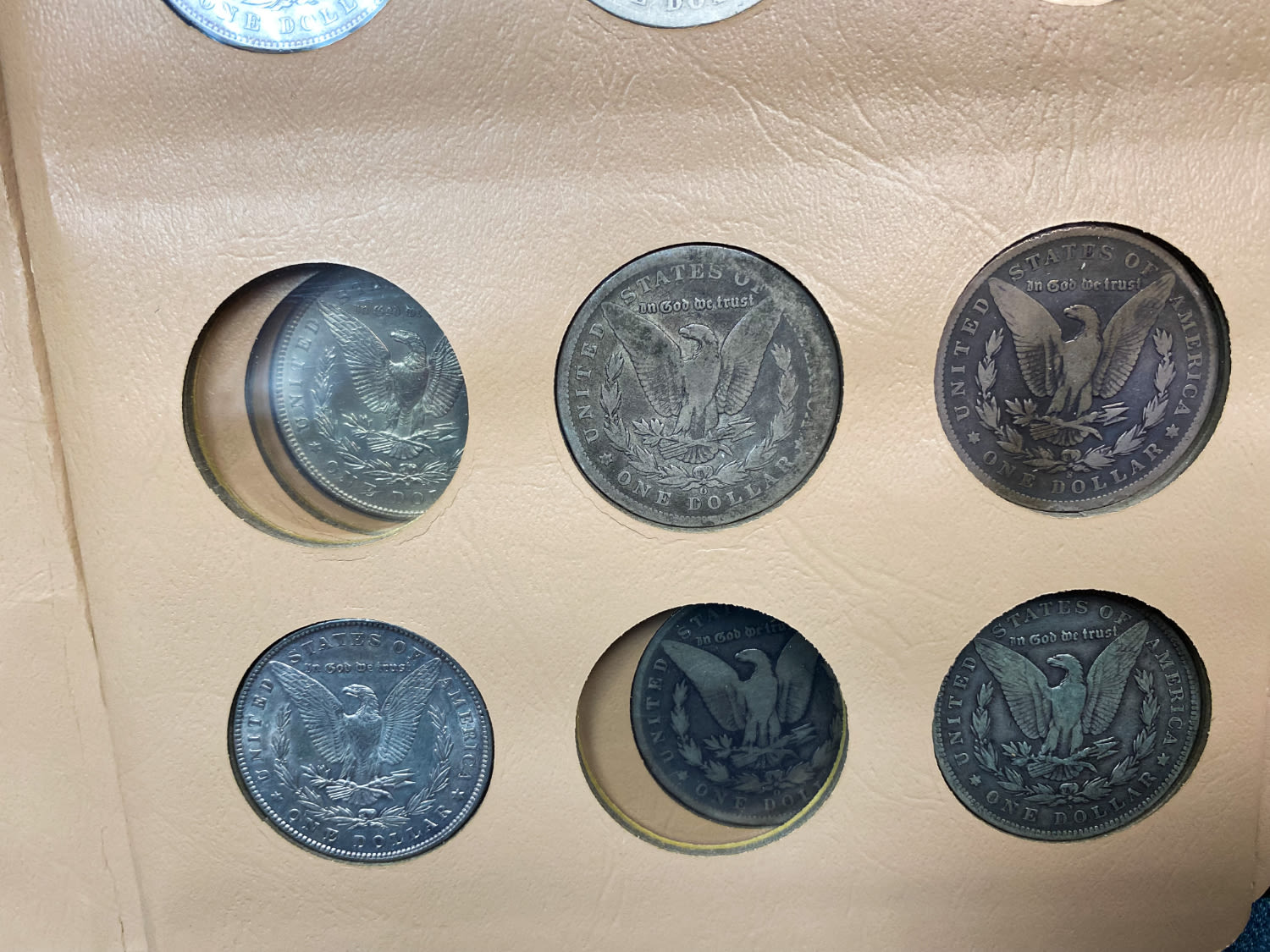 USA - A prestigious album containing 30 Morgan dollar coins from different years (1891-1921) and different ... - 1 11