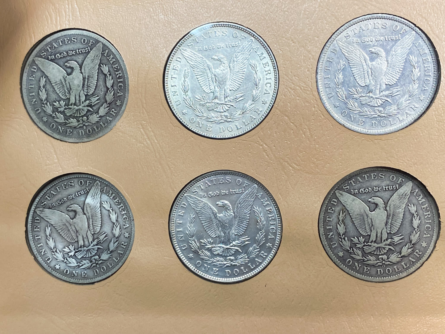 USA - A prestigious album containing 40 Morgan dollar coins from different years (1878-1890) and different ... - 1 19