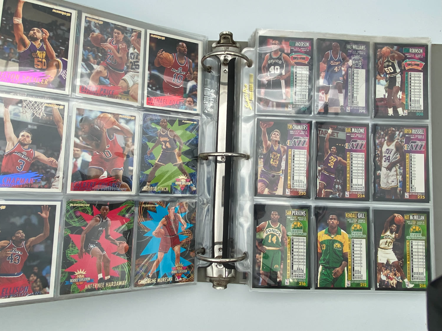 קלפי איסוף - כדורסל - מקבץ קרוב ל-200 קלפי NBA רגילים וגם Topps - לא ממוינים, נמכרים כמו שהתקבלו אצלנו - הזדמנות ... - 1 21