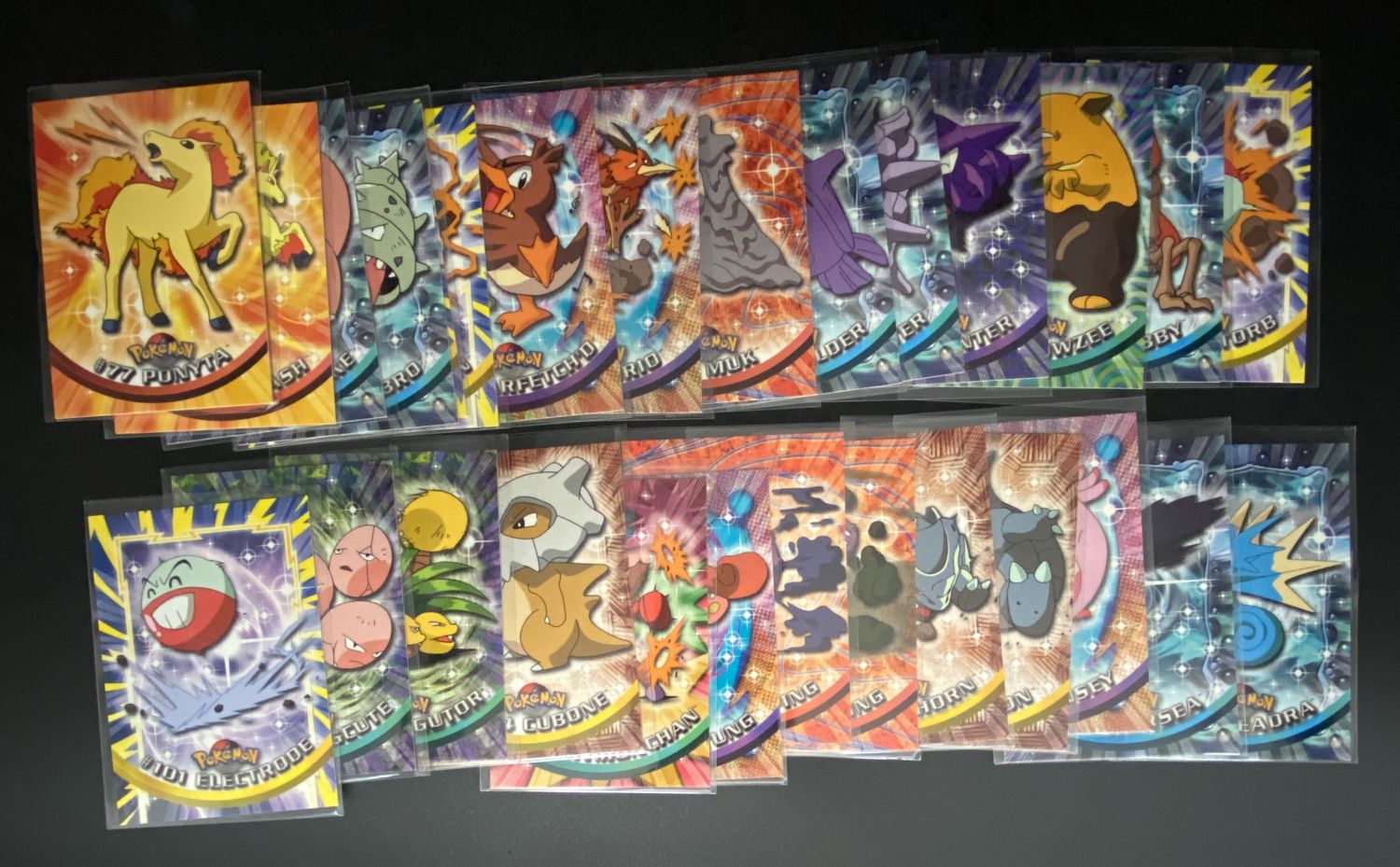 קלפי איסוף - קלפי פוקימון Topps - לוט של למעלה מ-25 קלפים של הסט Pokémon Trading Cards series 2 - 1st printing - ... - 1 0